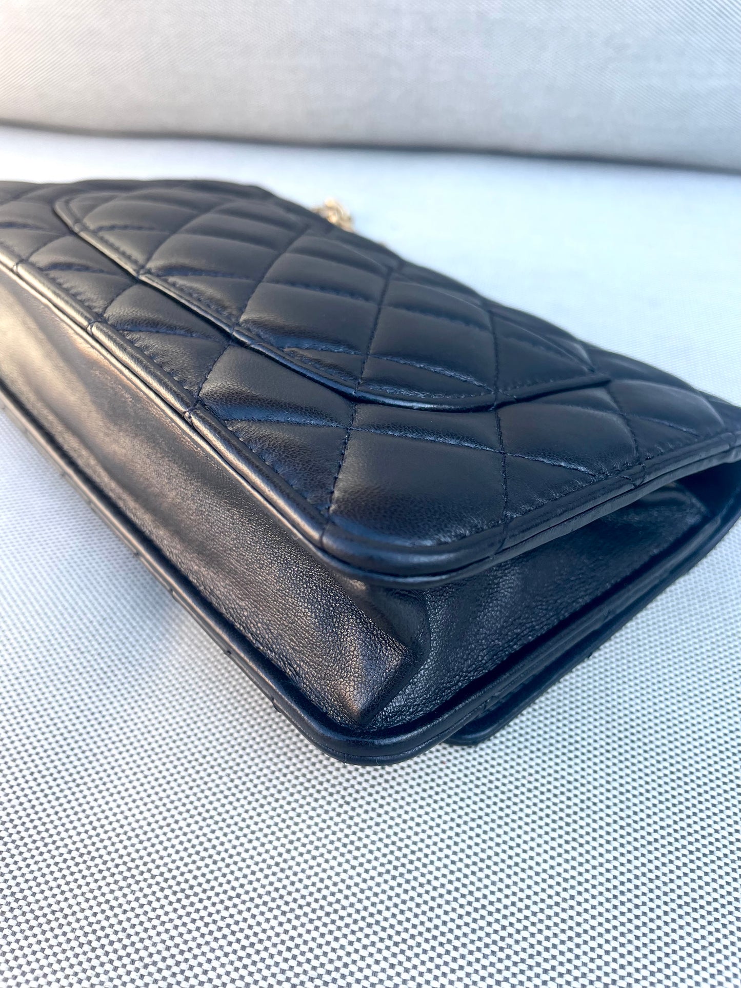 Chanel Sac bandoulière Pearl  Crush wallet on chain cuir noir