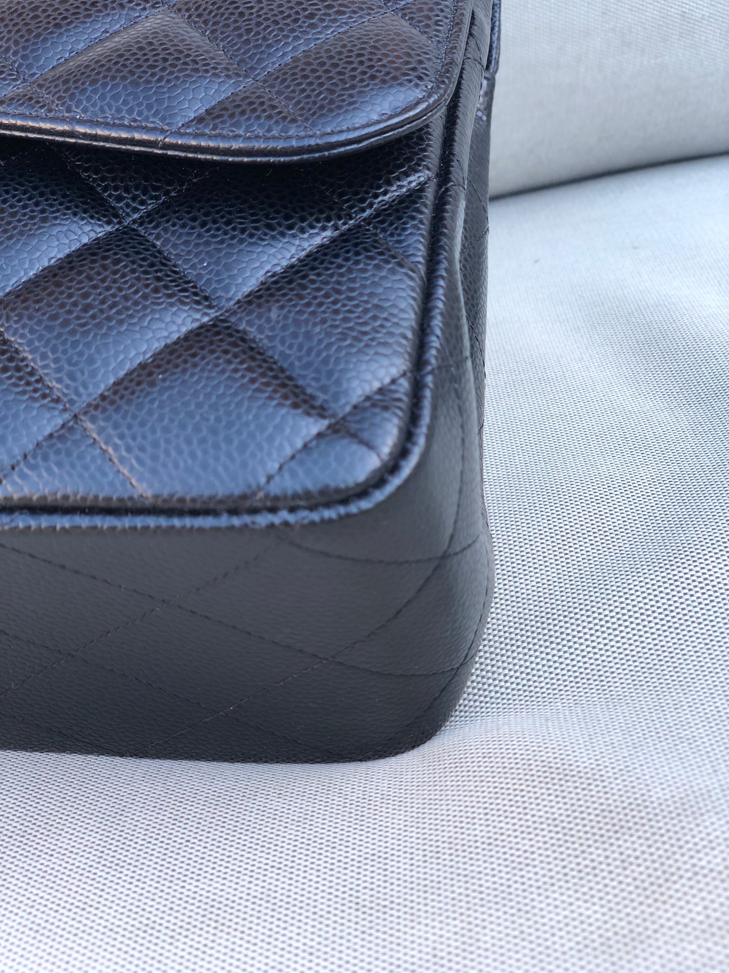 Chanel sac à bandoulière timeless / classique jumbo noir cuir caviar