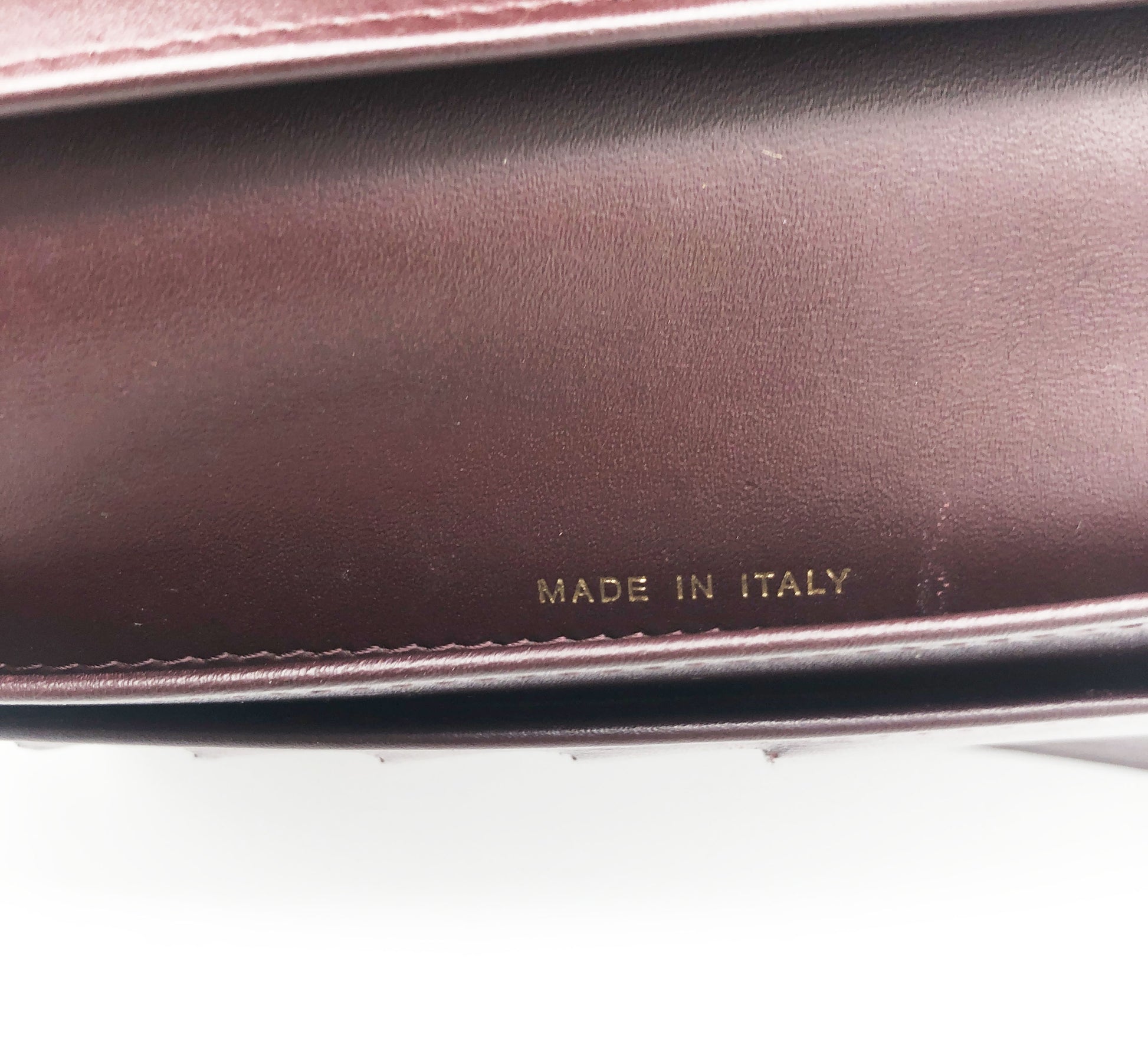 PORTEFEUILLE A RABAT CHANEL CAVAIR NOIR 