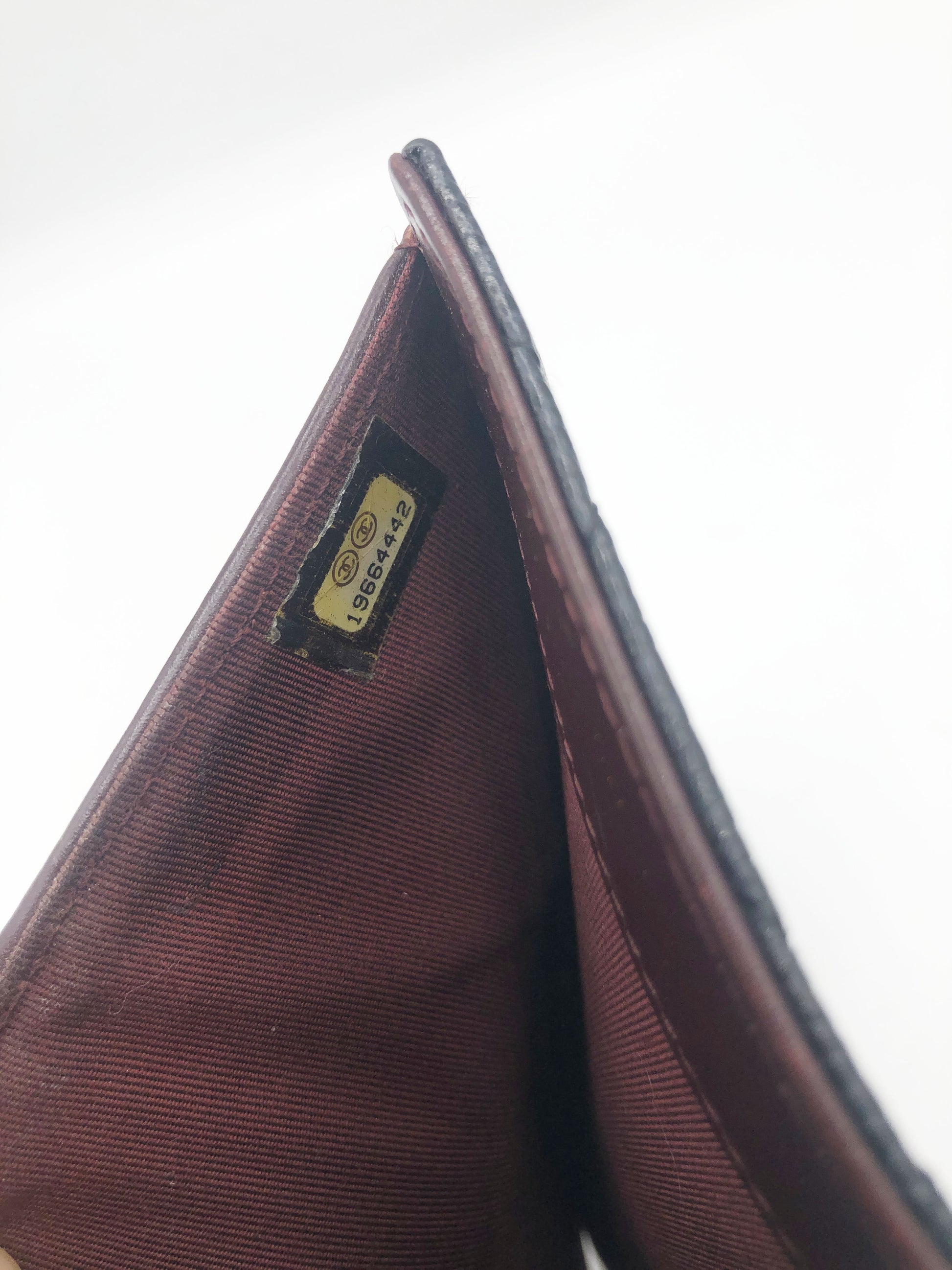 PORTEFEUILLE A RABAT CHANEL CAVAIR NOIR 