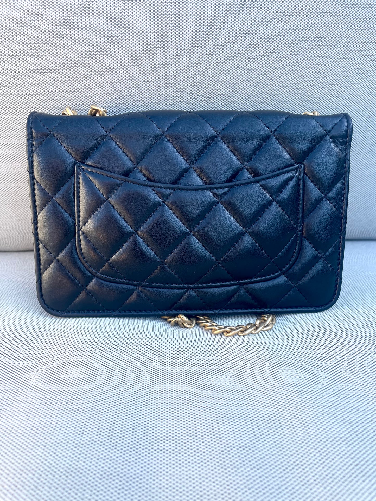 Chanel Sac bandoulière Pearl  Crush wallet on chain cuir noir