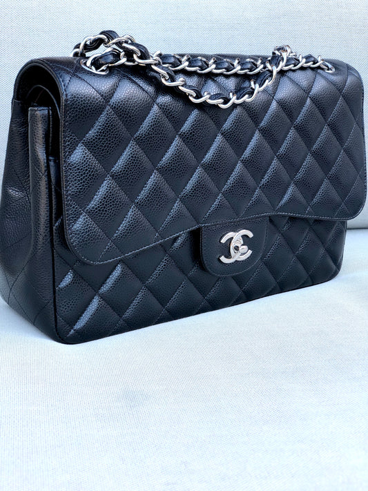 Chanel sac à bandoulière timeless / classique jumbo noir cuir caviar