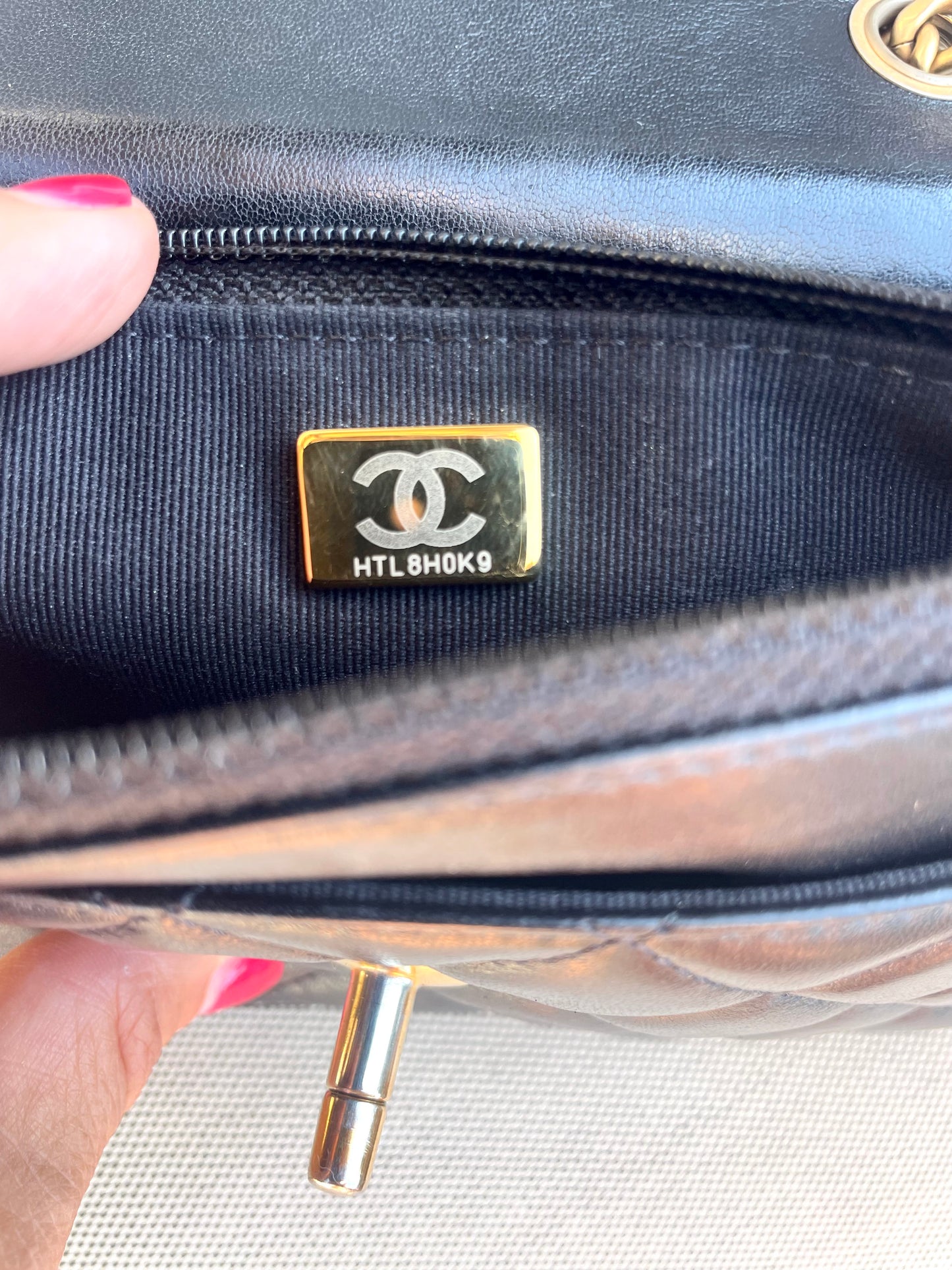 Chanel Sac bandoulière Pearl  Crush wallet on chain cuir noir