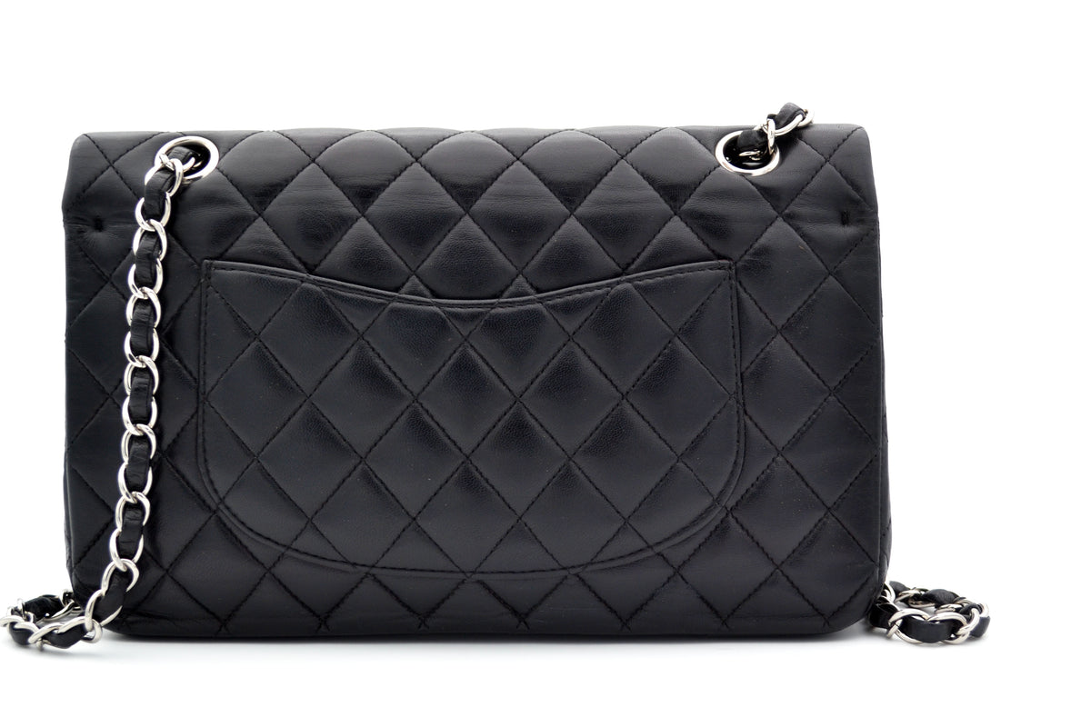 Sac Chanel noir et argente
