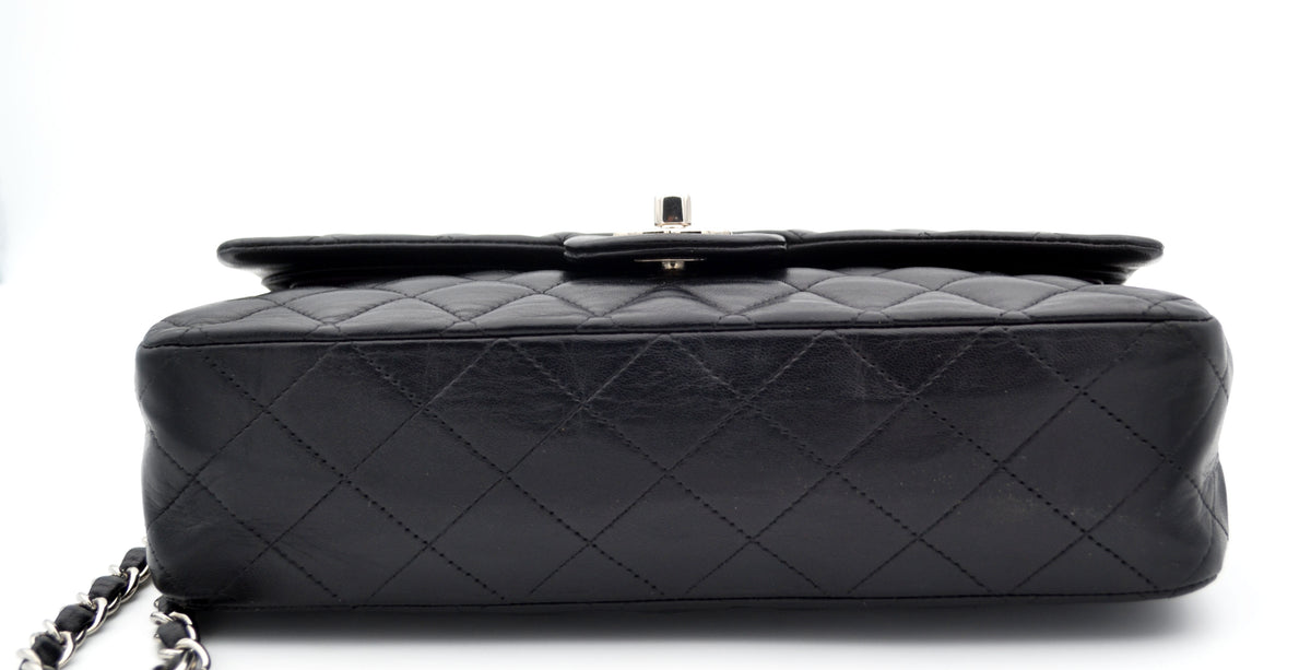 Sac Chanel noir et argente