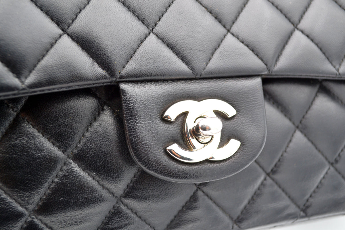 Sac Chanel noir et argente
