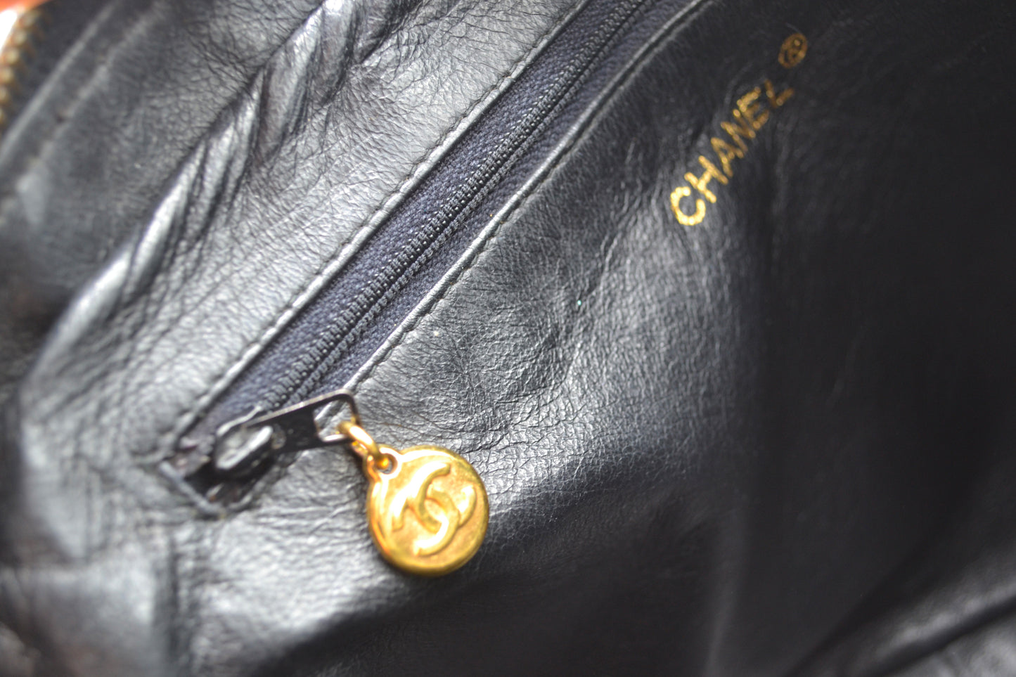 Sac Chanel Caméra 28 cm Vintage cuir noir - Soline