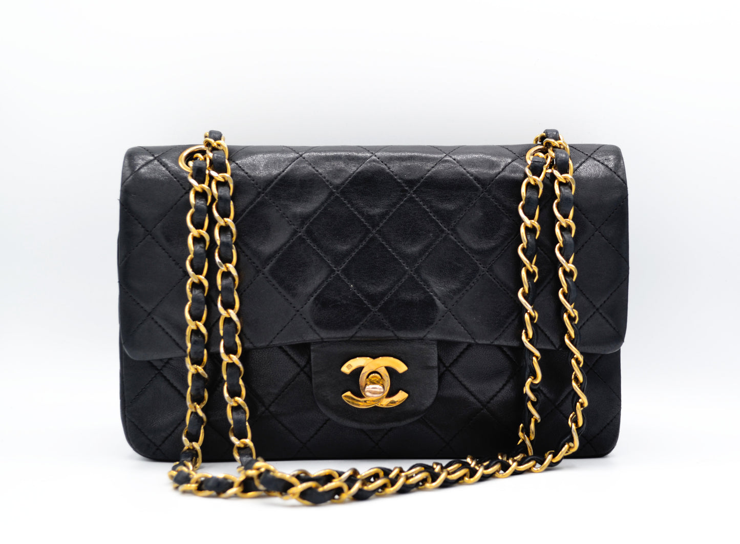 SAC BANDOULIÈRE CHANEL TIMELESS 23CM DOUBLE FLAP EN CUIR MATELASSE NOIR - Soline