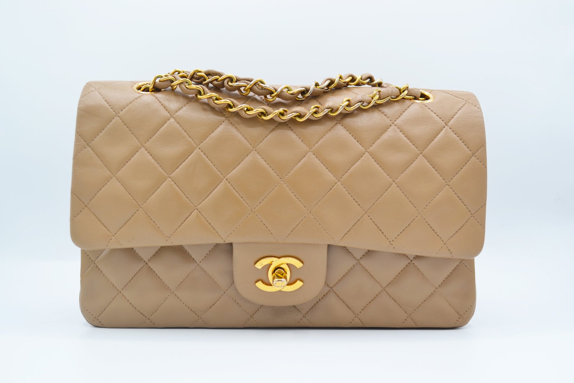 Sac Chanel Timeless en cuir beige - Soline