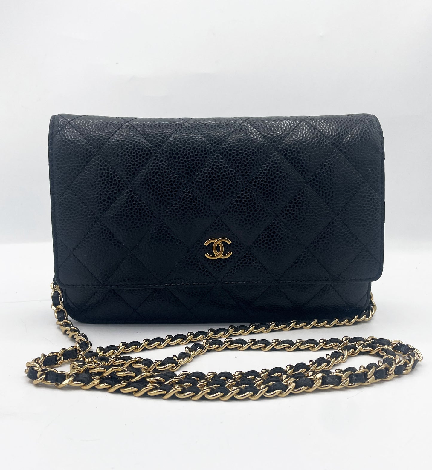  sac bandoulière Chanel Wallet on Chain en cuir grainé matelassé noir