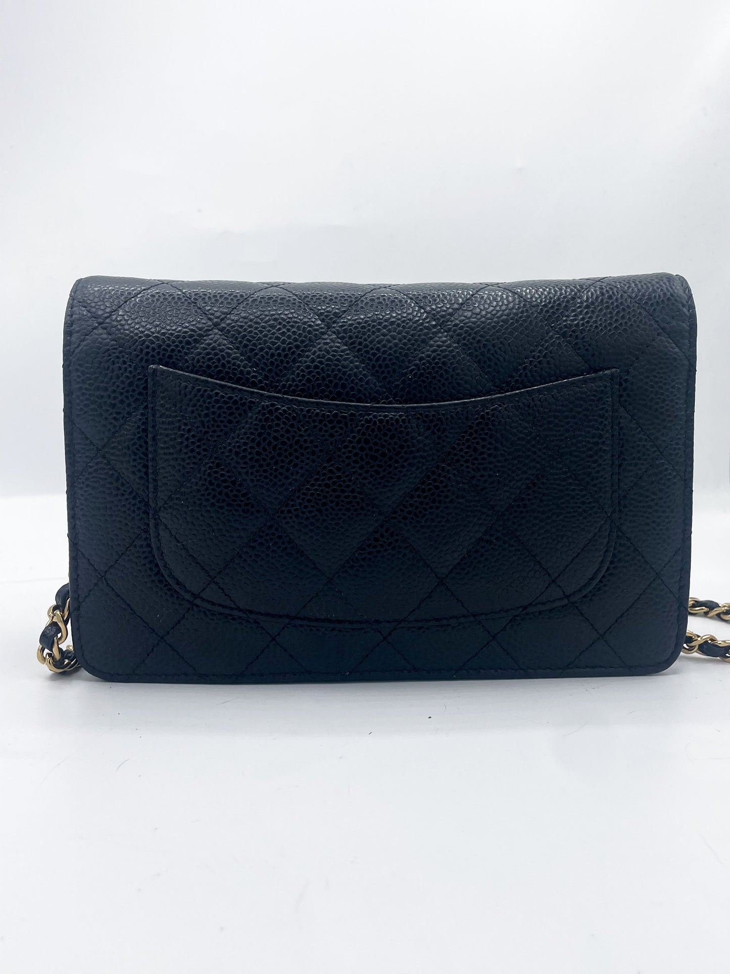 sac bandoulière Chanel Wallet on Chain en cuir grainé matelassé noir