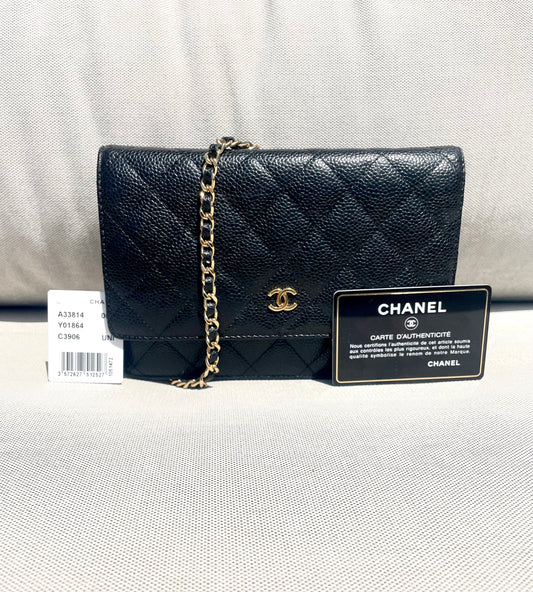 Sac bandoulière Chanel Wallet on Chain en cuir grainé matelassé noir - Soline