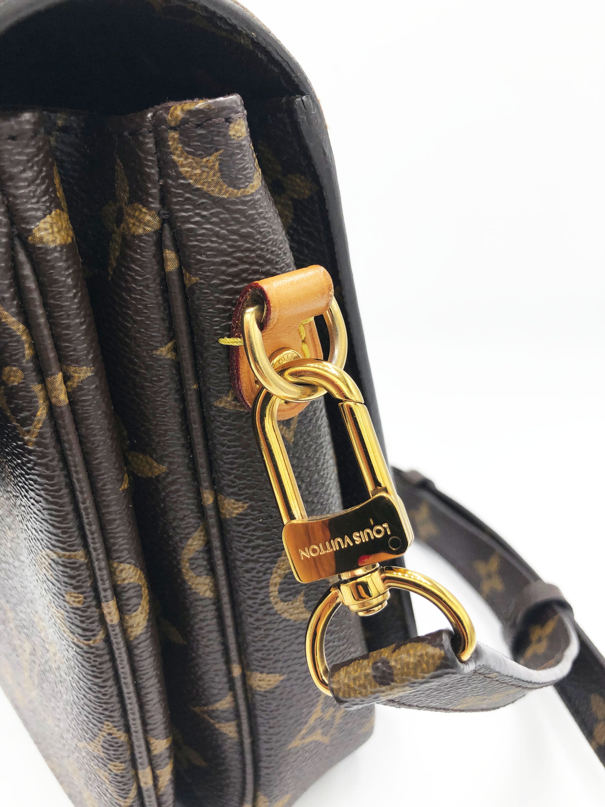 Sac à bandoulière Louis Vuitton Pochette Métis en toile monogramme
