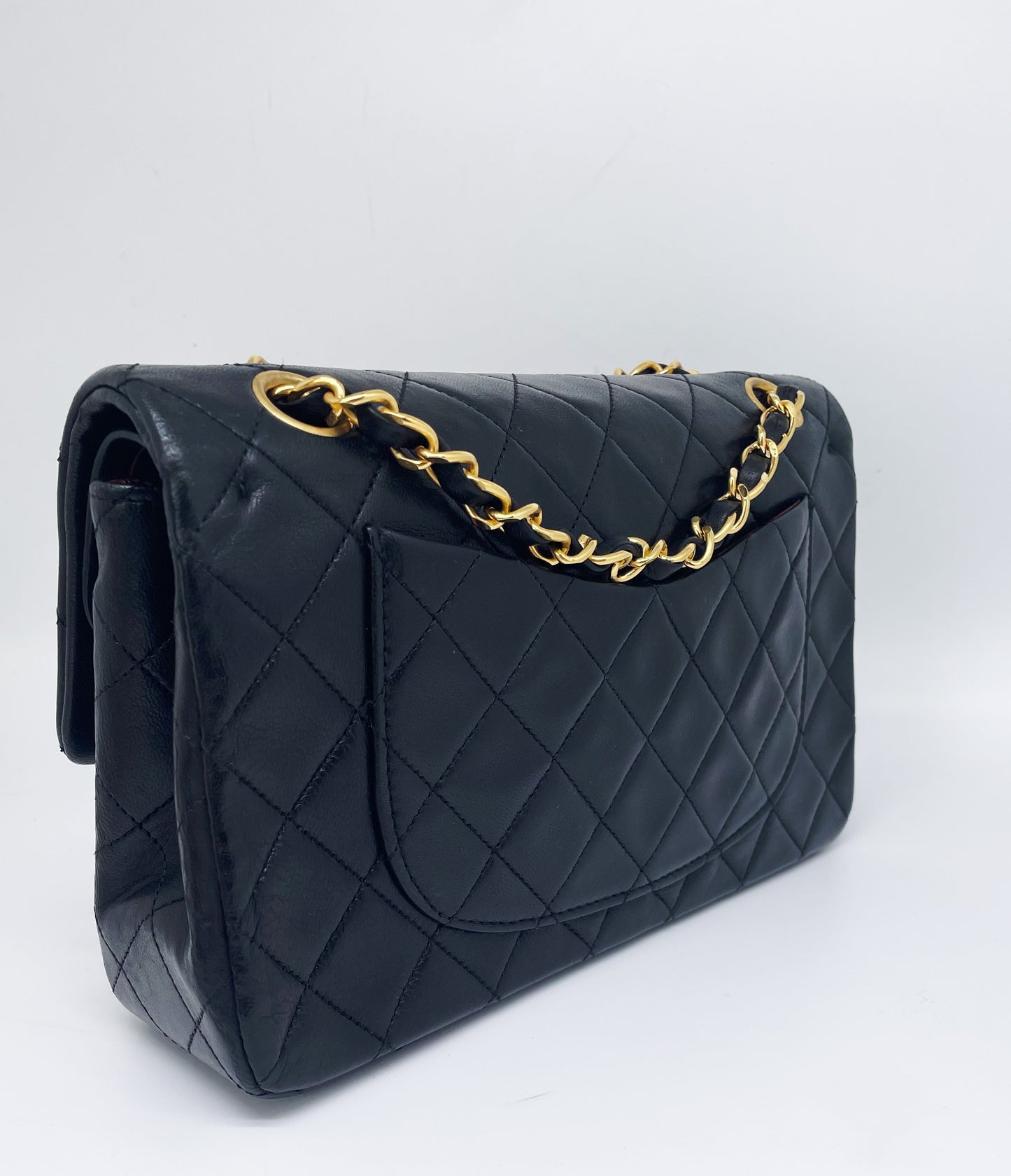 Sac à main Chanel Timeless en double rabat cuir noir 23 cm plaqué or