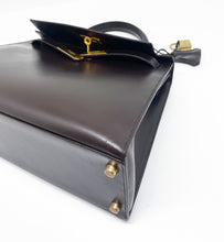 Charger l&#39;image dans la galerie, Sac Hermès Kelly 28 SELLIER chocolat en cuir box
