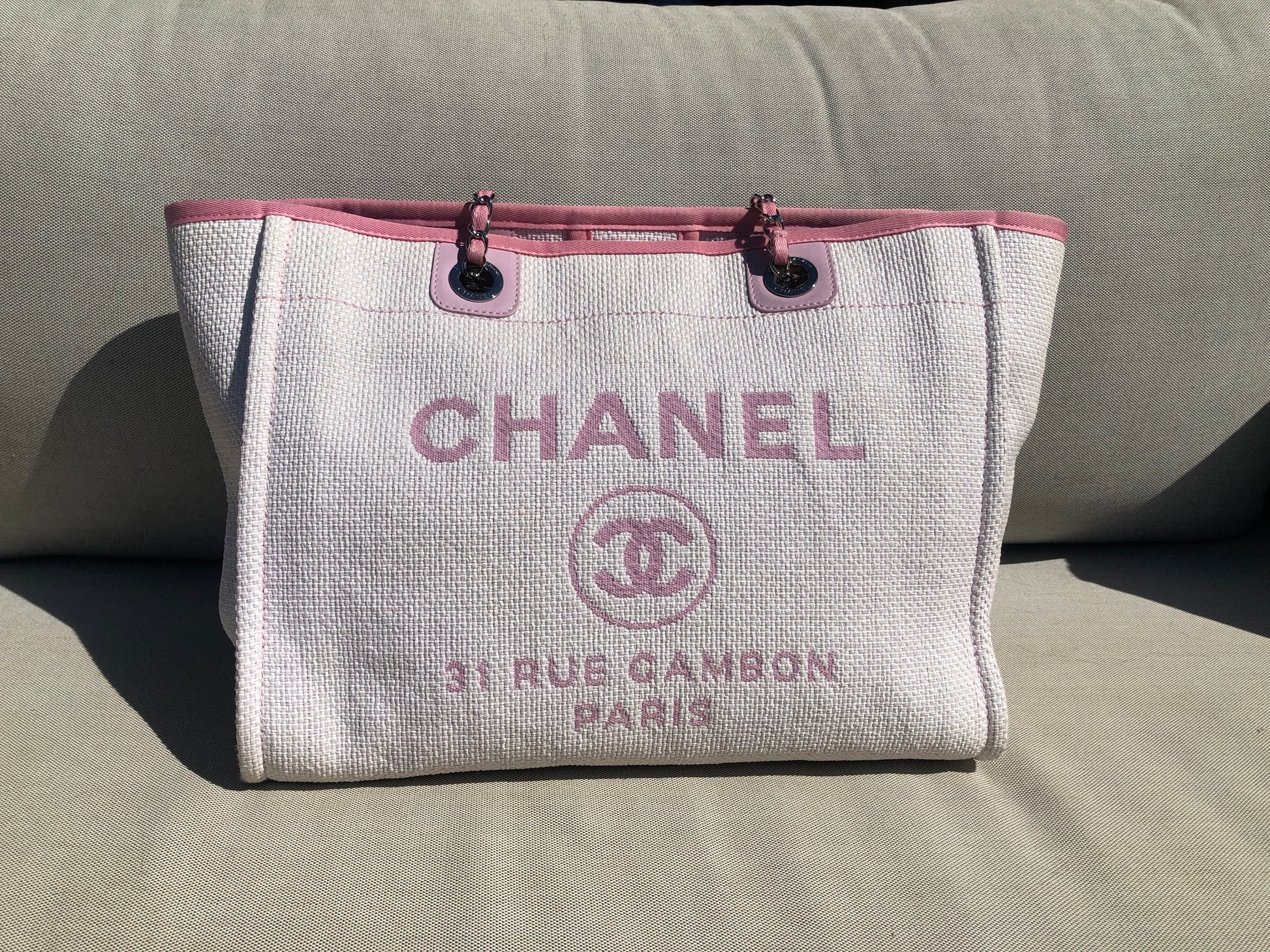 Sac  Chanel Deauville raphia rose
