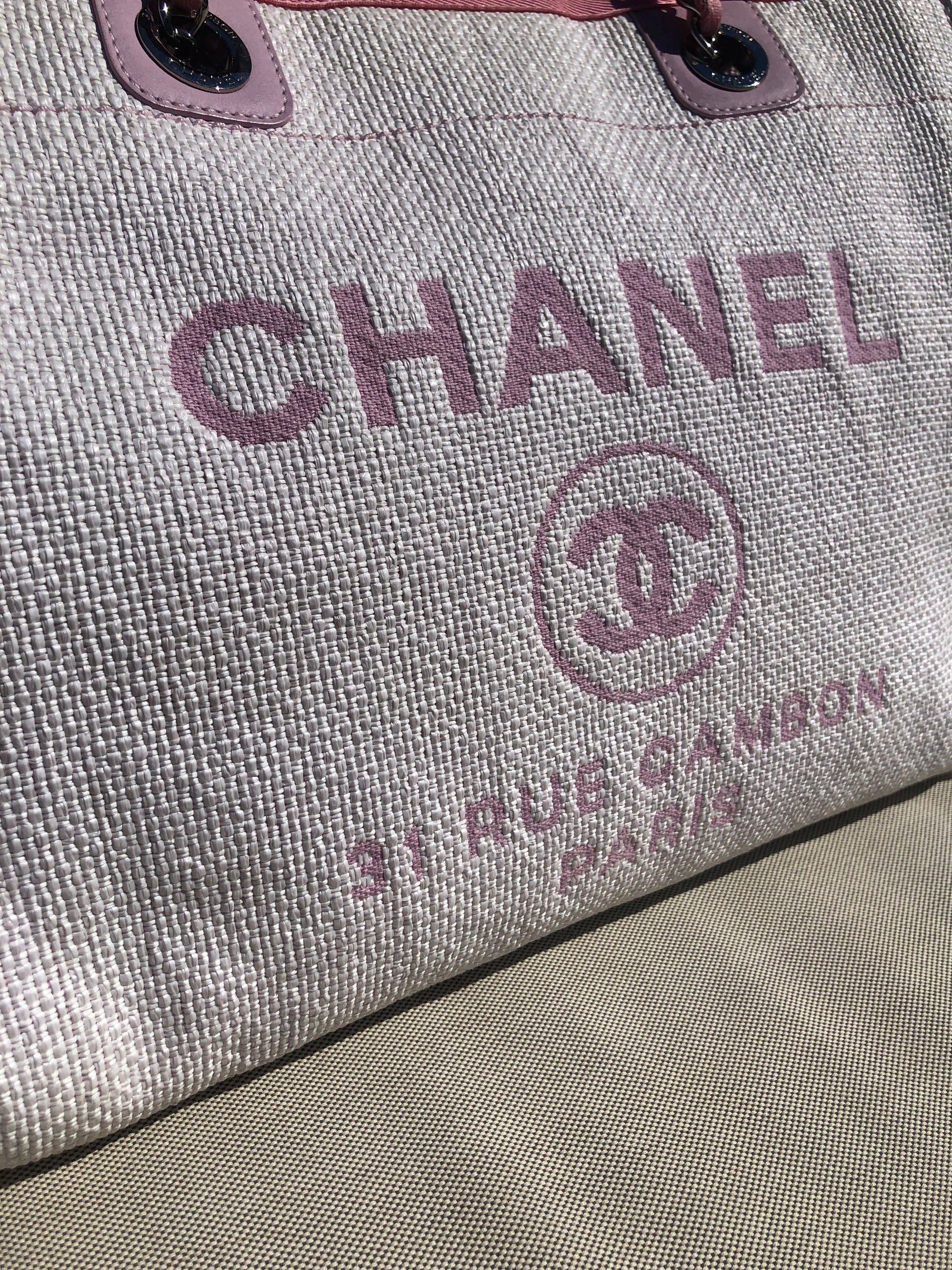 Sac  Chanel Deauville raphia rose