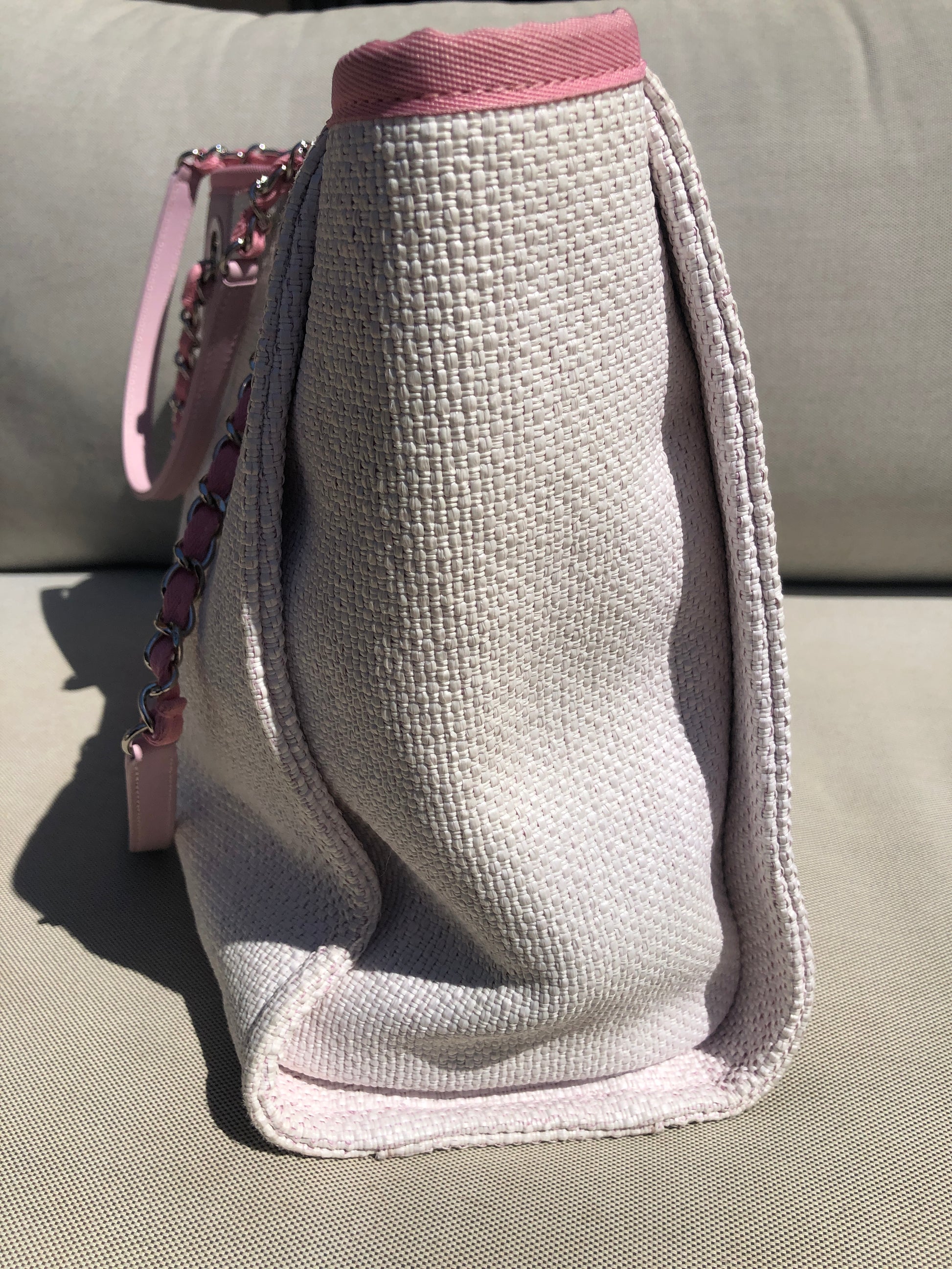 Sac  Chanel Deauville raphia rose