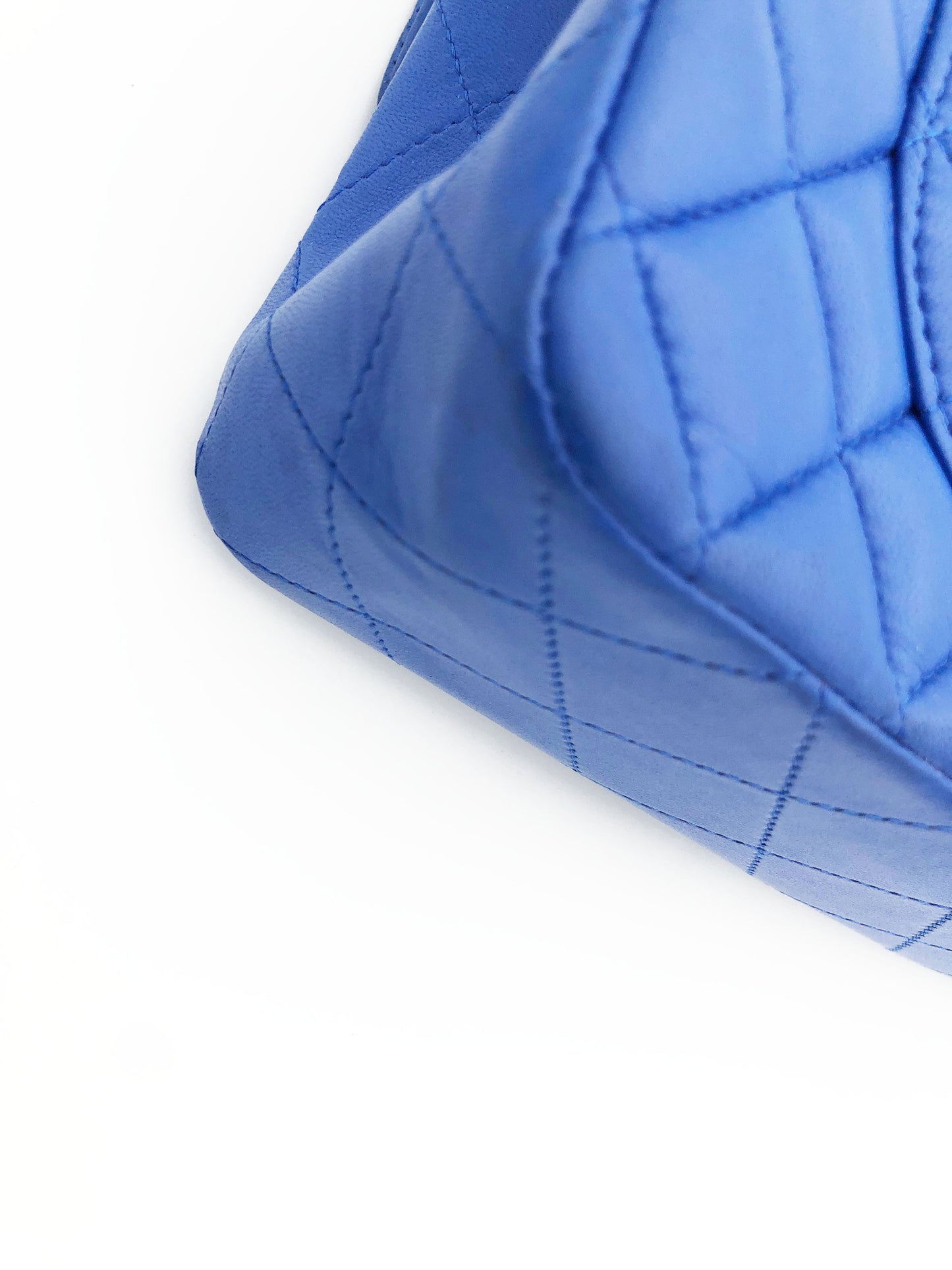 Chanel sac à main timeless / classique en cuir lisse bleu