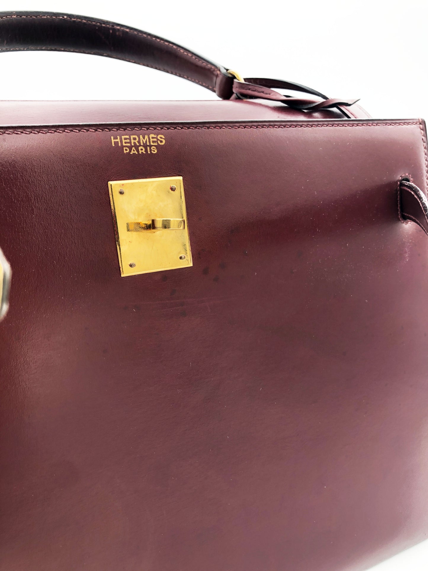 Hermès Sac Kelly 32 en cuir de box bordeaux sellier