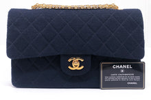 Charger l&#39;image dans la galerie, Magnifique Sac à main bandoulière Chanel Timeless en jersey navy
