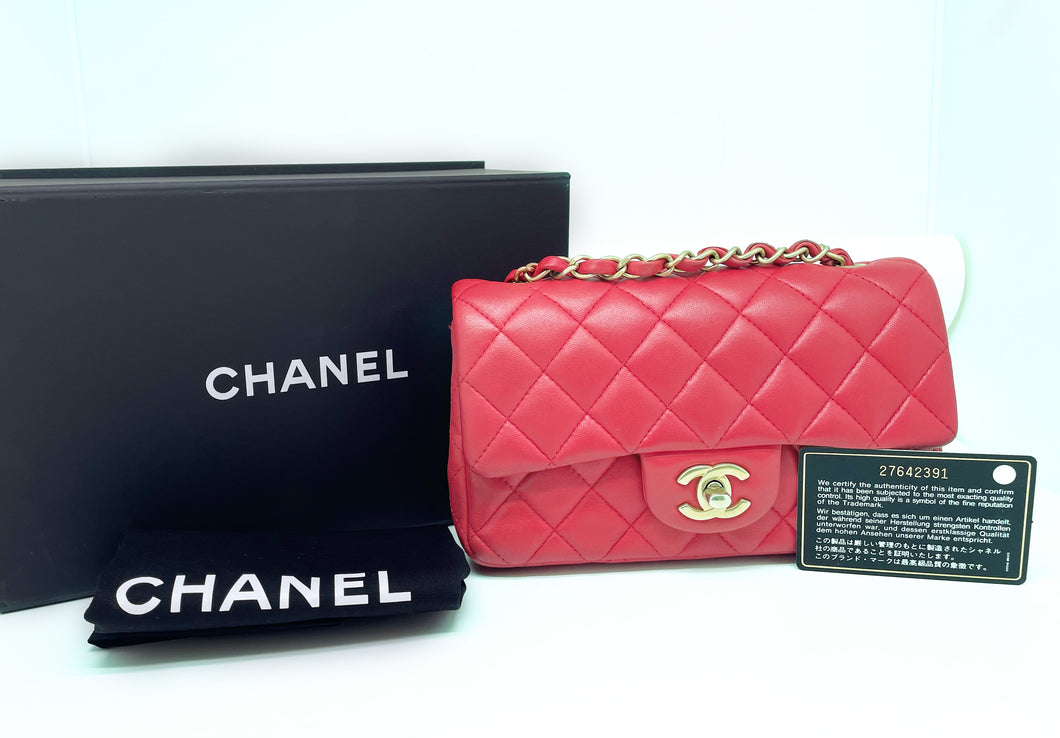 Parfait sac à rabat bandoulière Chanel Mini/Petit Timeless 