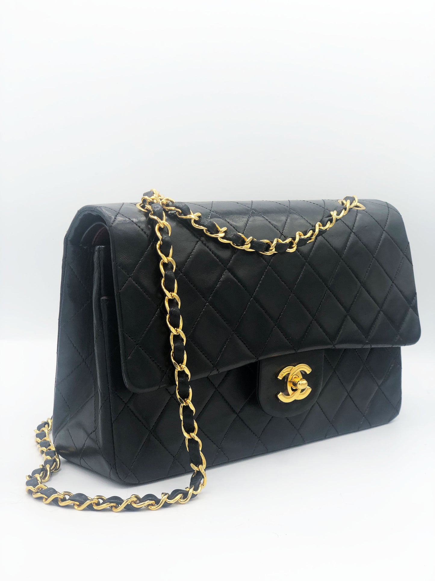 chanel classique noir