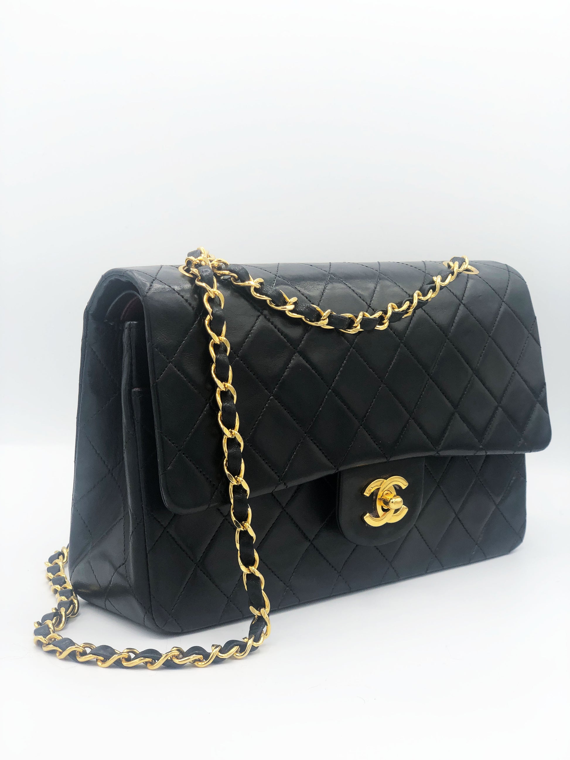 chanel classique noir