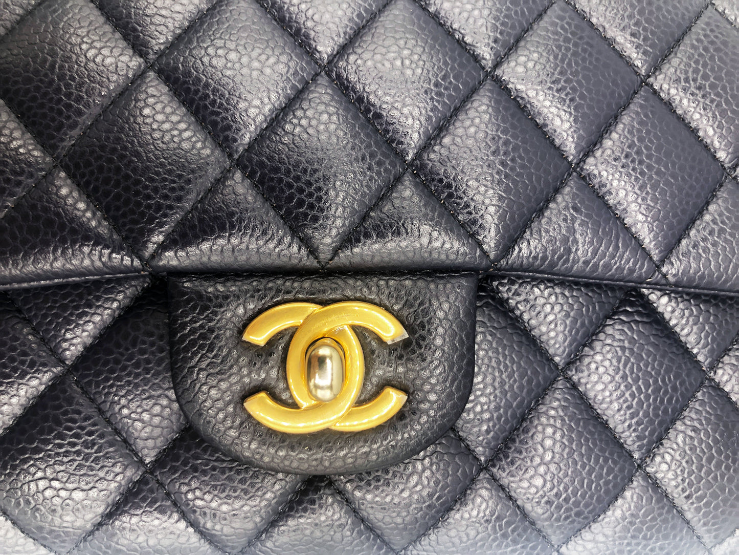 Sac Chanel classique 11.12 en Veau grainé & métal doré Bleu 