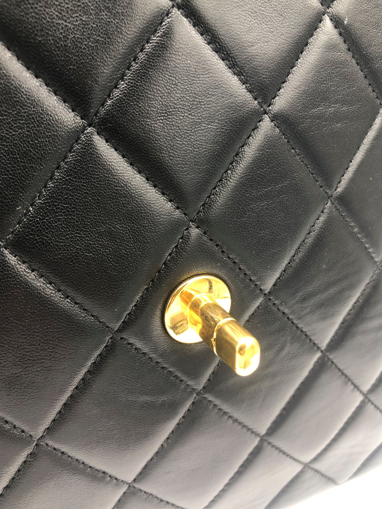 Sac Bandouliere Chanel Timeless Jumbo en cuir matellasé noir