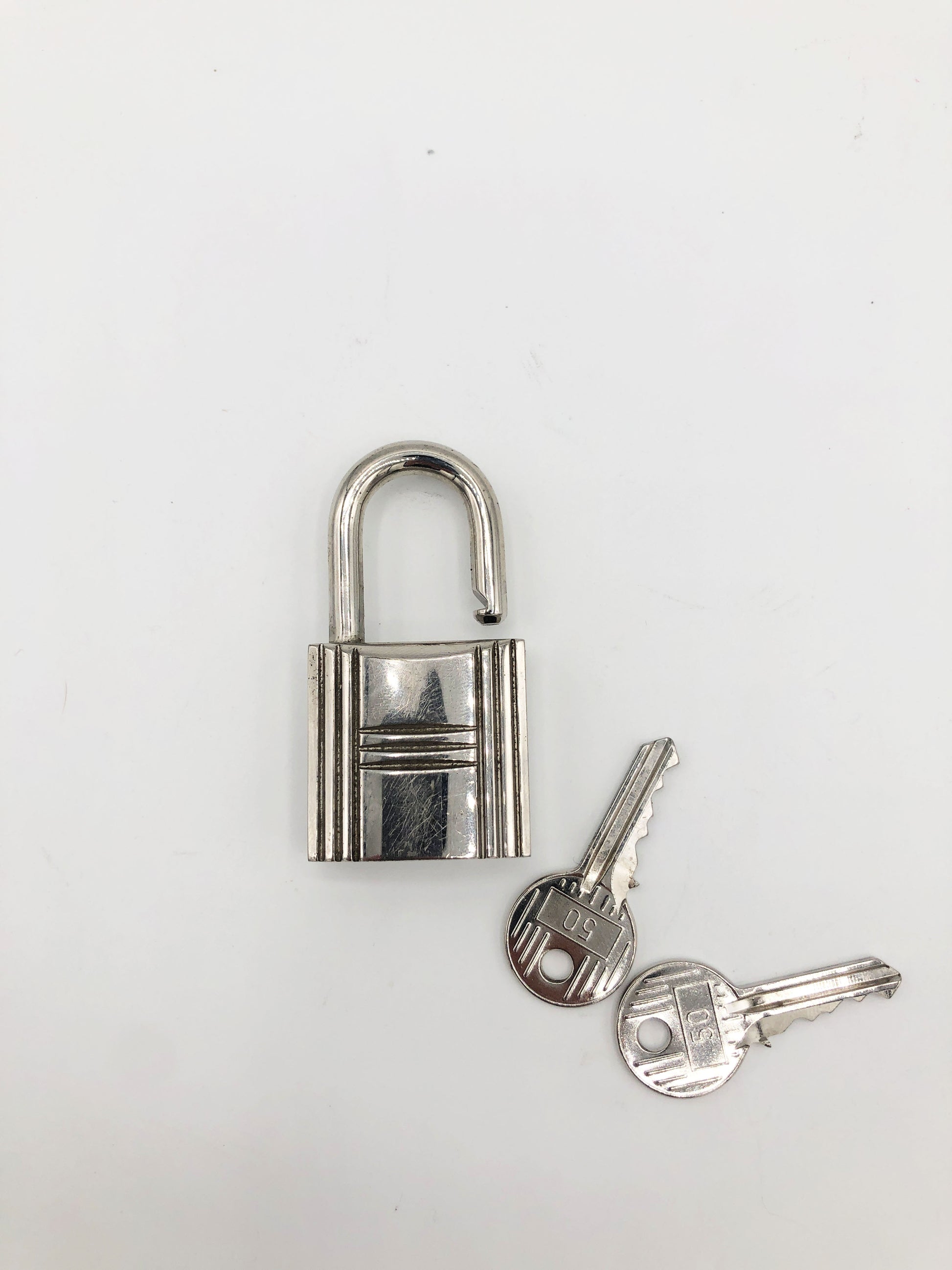 Hermes Cadenas argenté