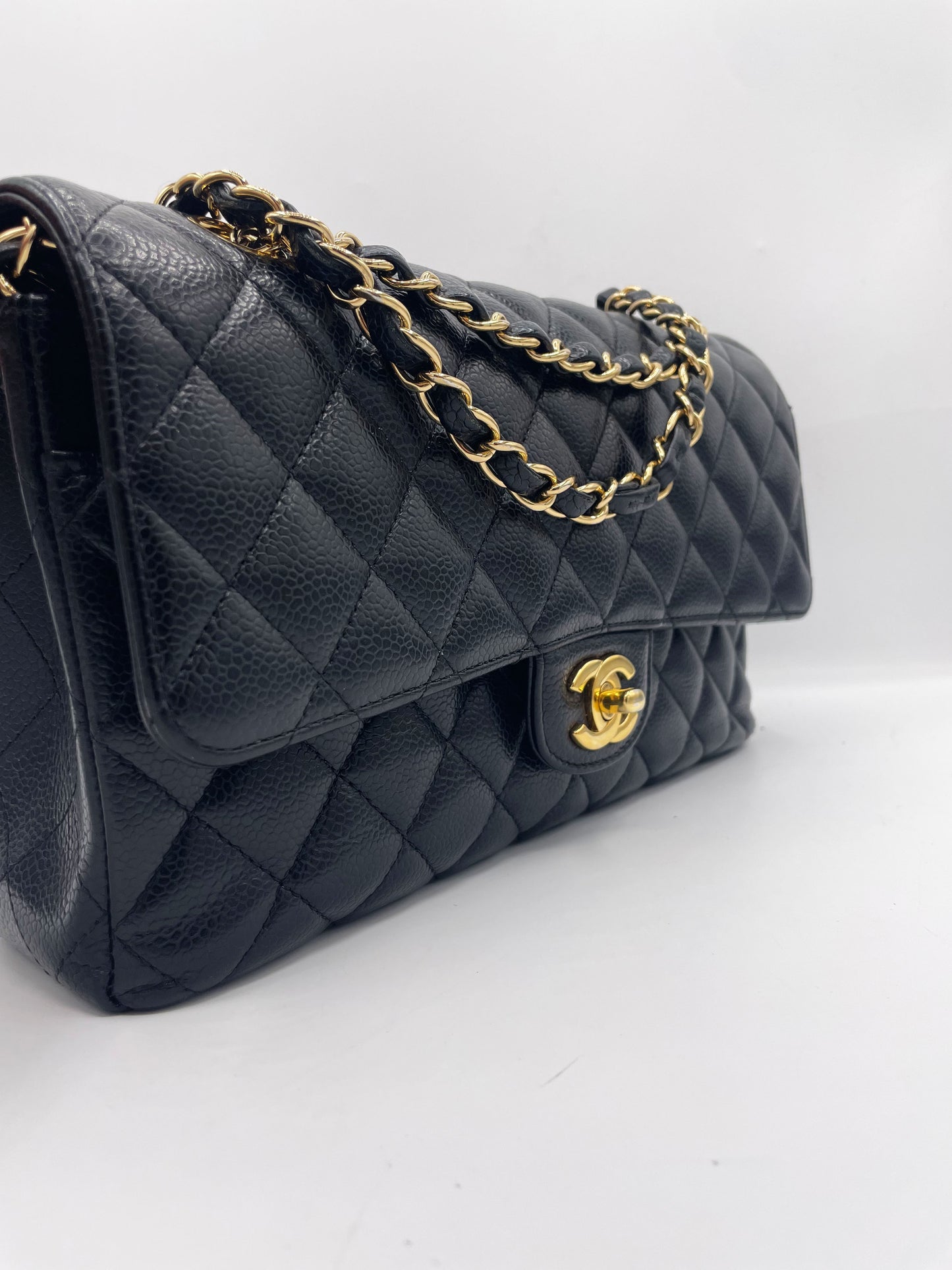 Sac Chanel Classique veau caviar noir & métal doré