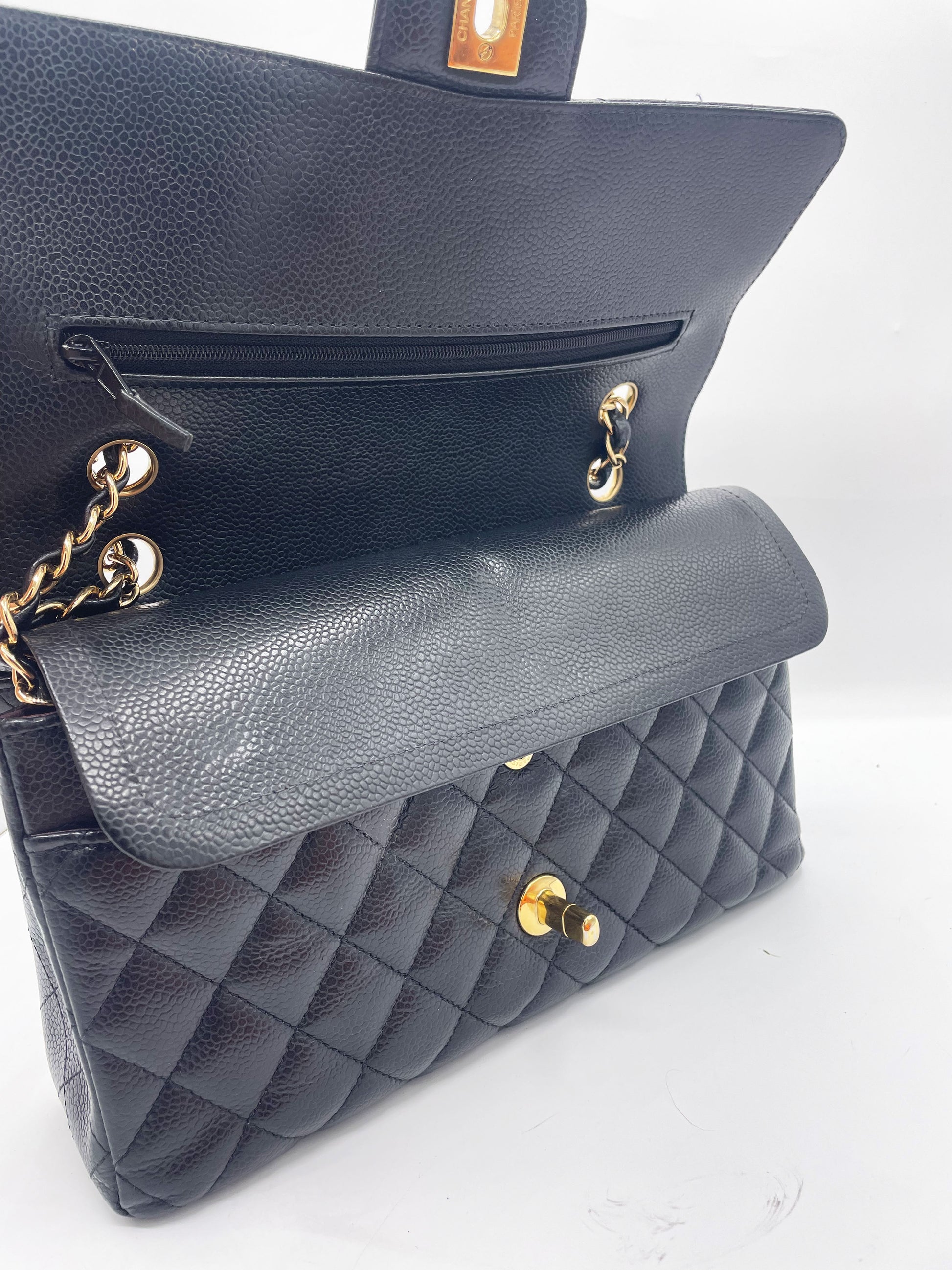Sac Chanel Classique veau caviar noir & métal doré