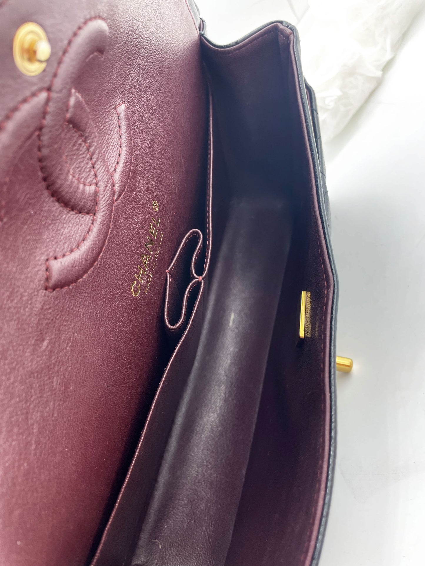 Sac Chanel Classique veau caviar noir & métal doré