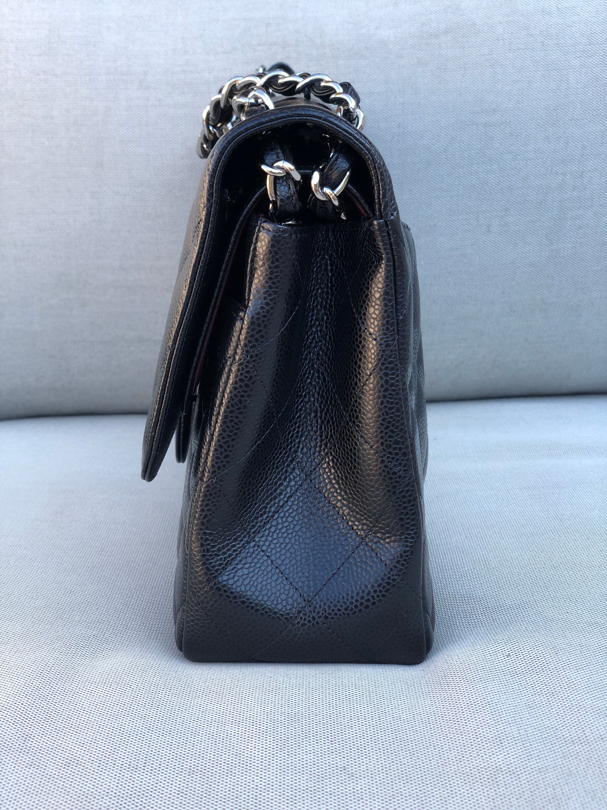 Chanel sac à bandoulière timeless / classique jumbo noir cuir caviar - Soline