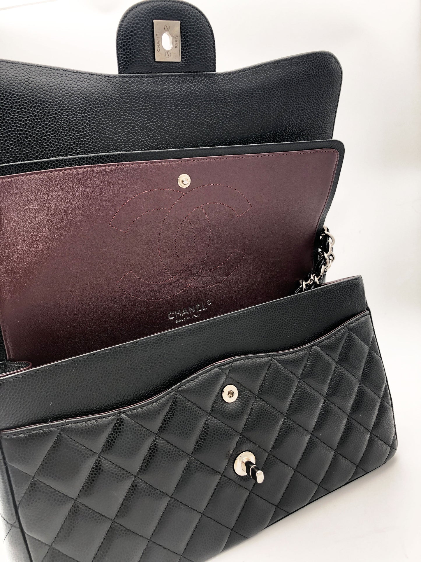 Chanel sac à bandoulière timeless / classique jumbo noir cuir caviar - Soline