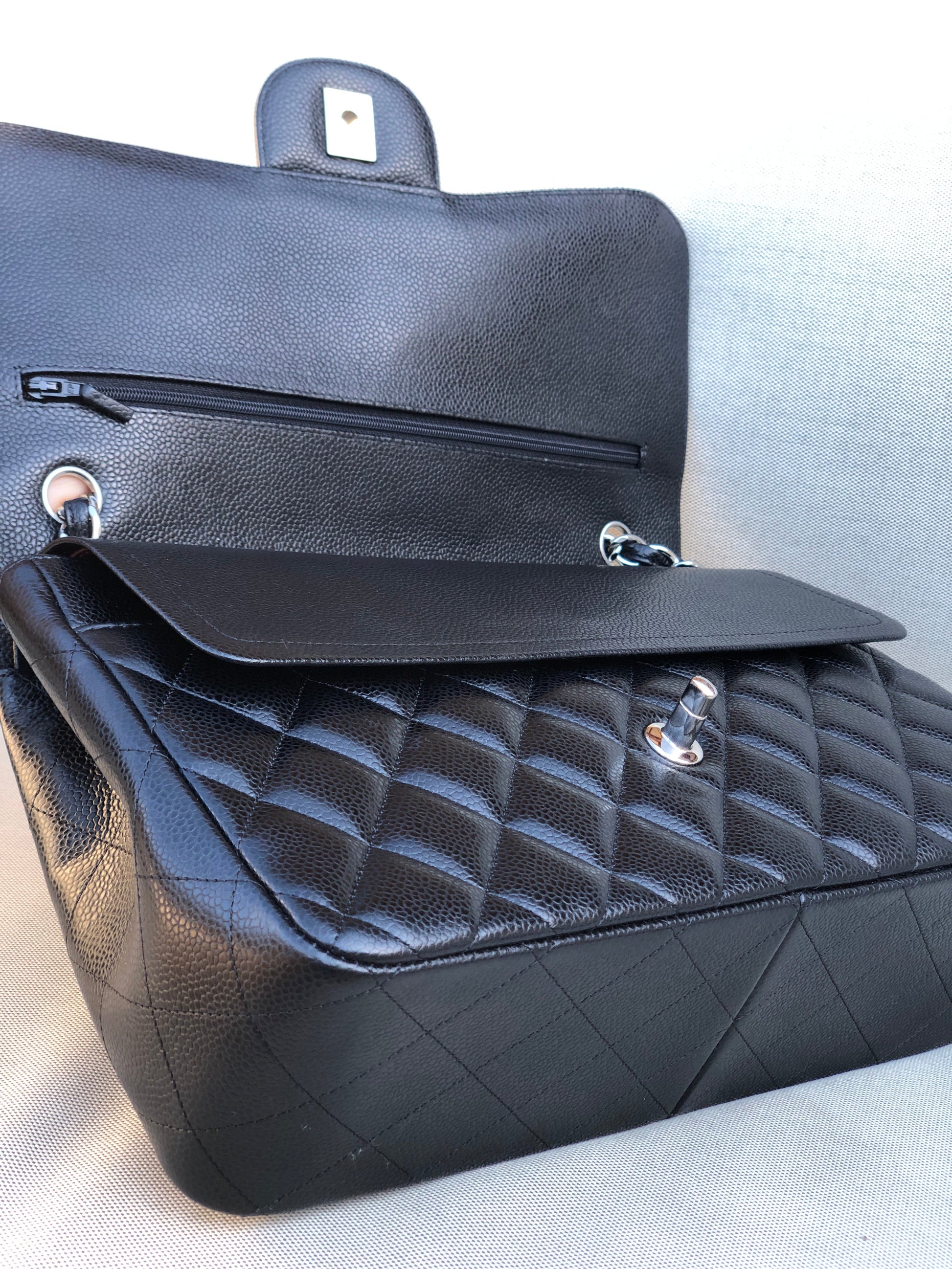 Chanel sac à bandoulière timeless / classique jumbo noir cuir caviar - Soline