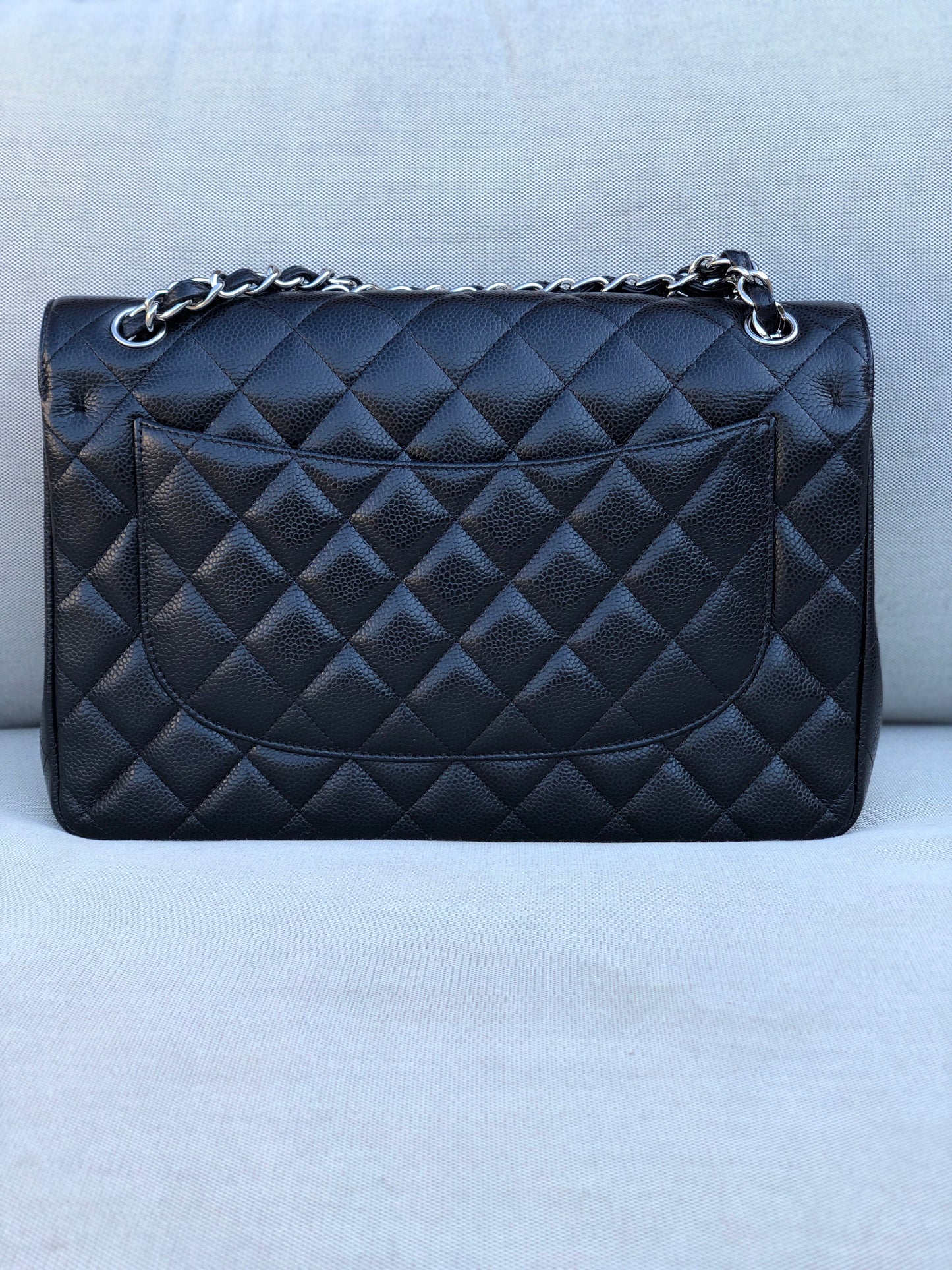 Chanel sac à bandoulière timeless / classique jumbo noir cuir caviar - Soline