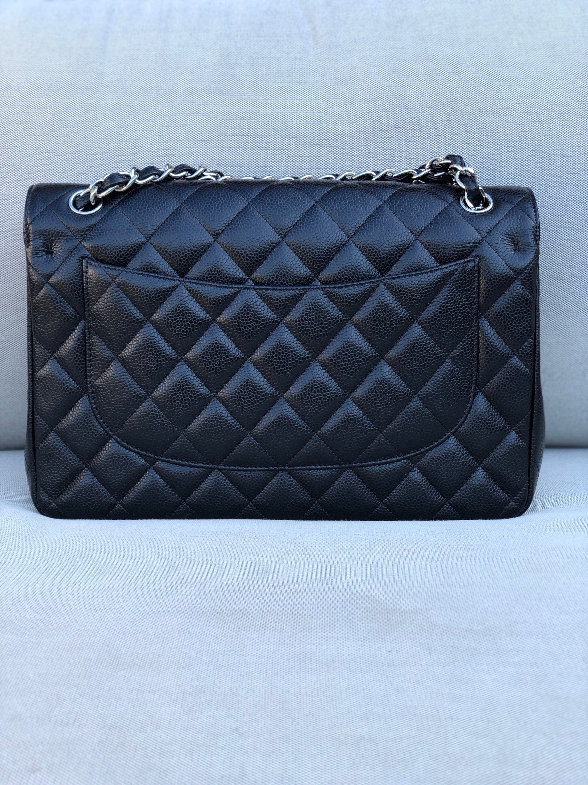 Chanel sac à bandoulière timeless / classique jumbo noir cuir caviar - Soline