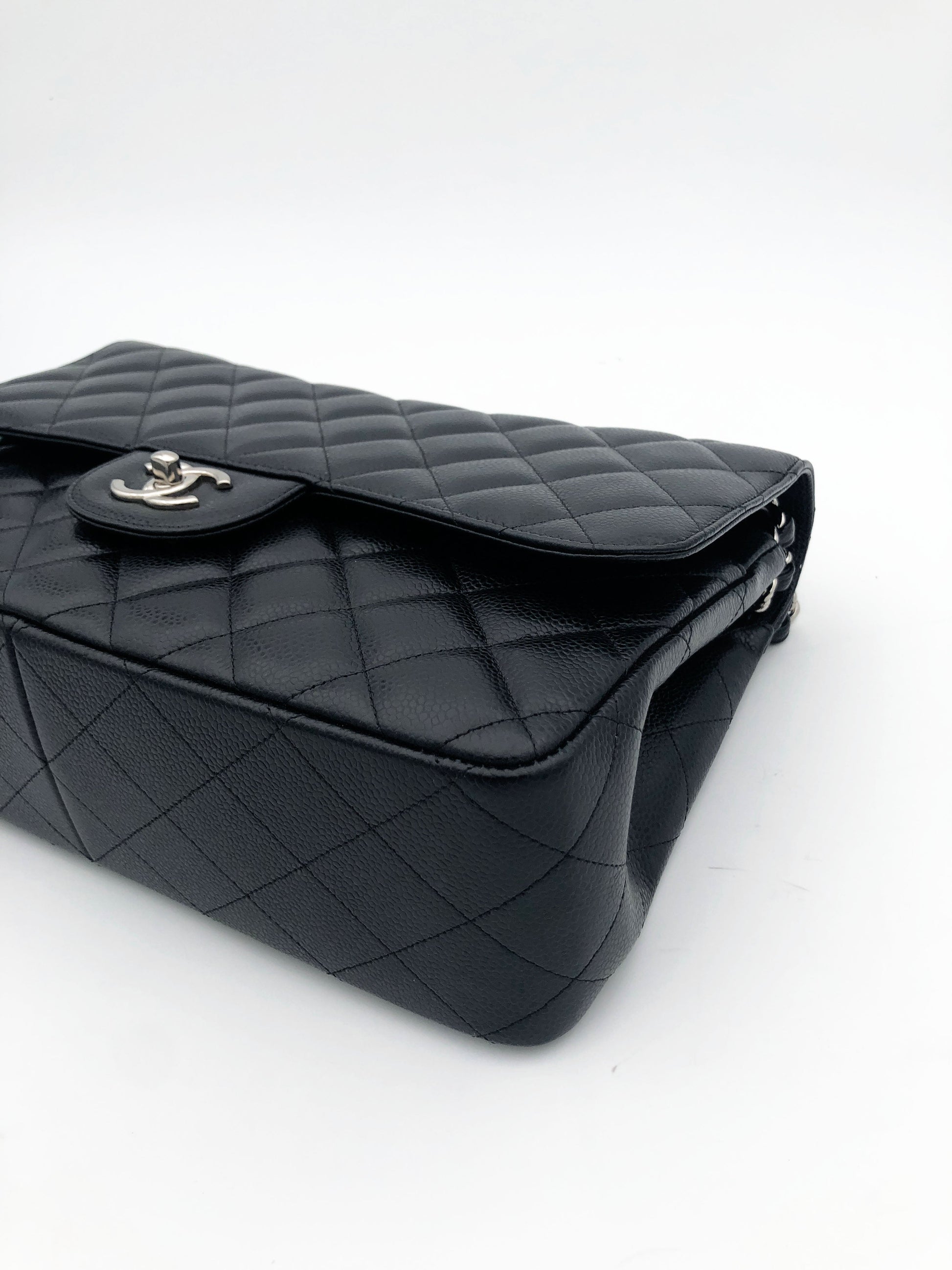 Chanel sac à bandoulière timeless / classique jumbo noir cuir caviar - Soline
