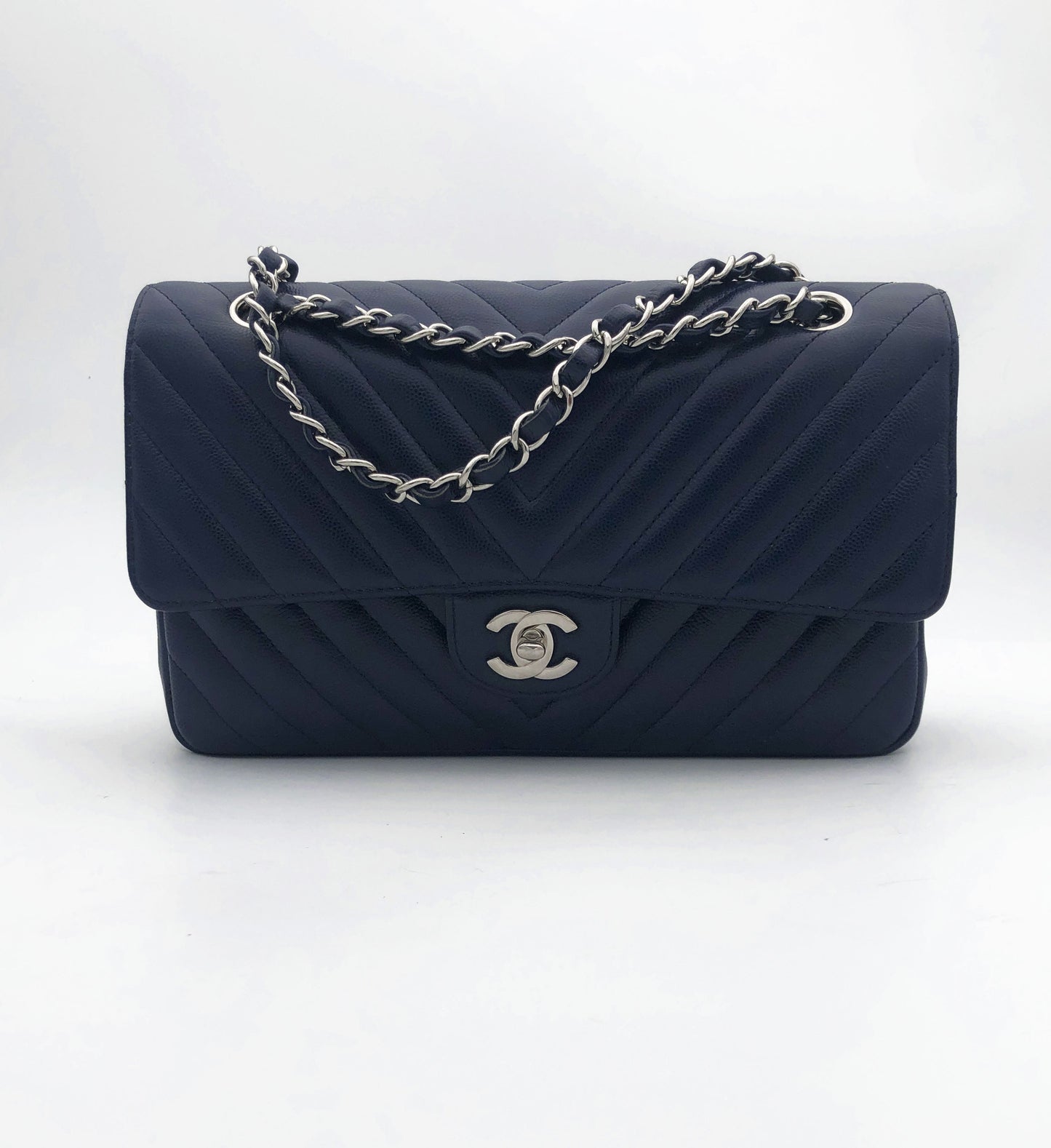 Chanel sac à main timeless / classique chevron cuir grainé bleu nuit. - Soline