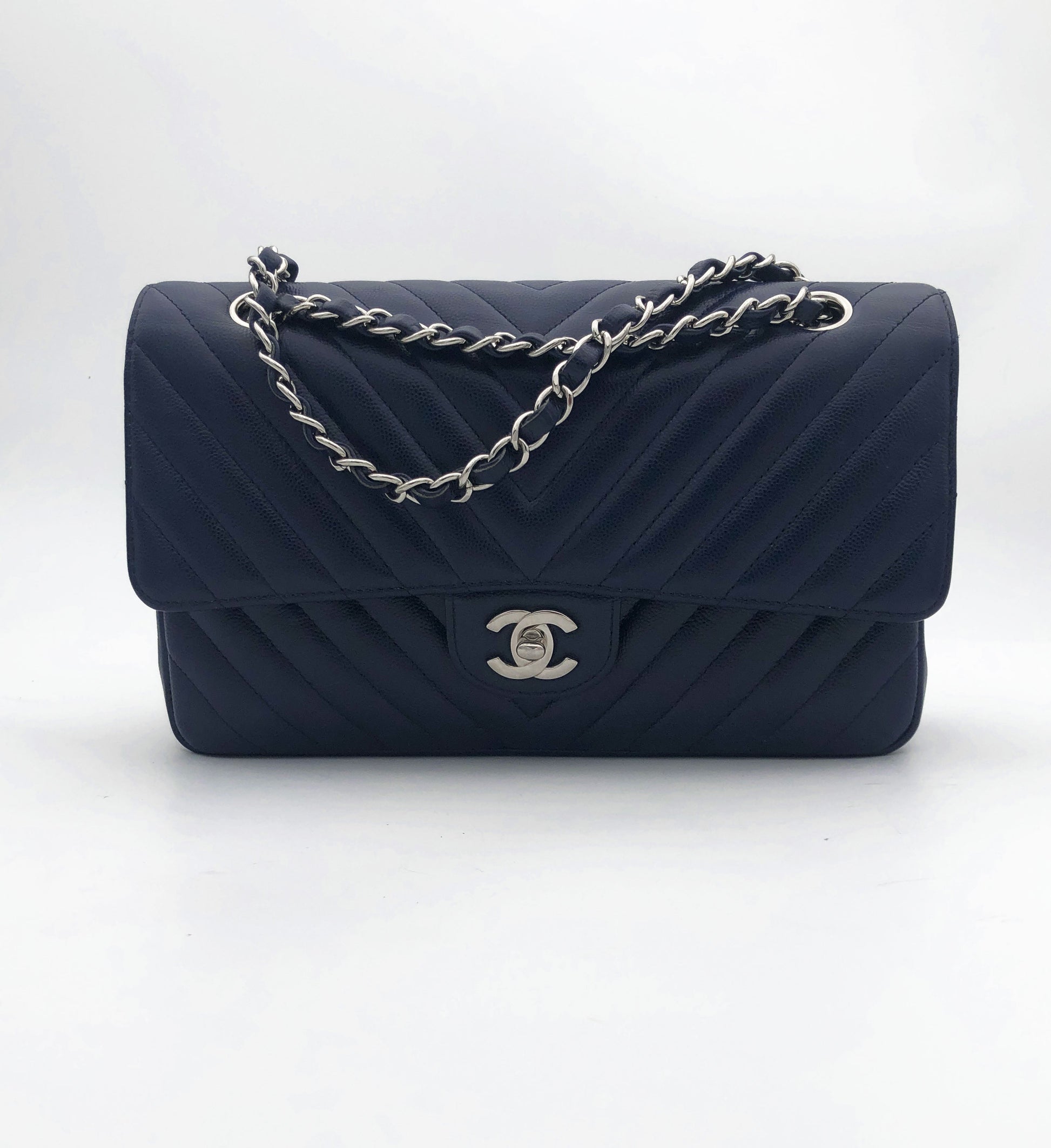 Chanel sac à main timeless / classique chevron cuir grainé bleu nuit. - Soline