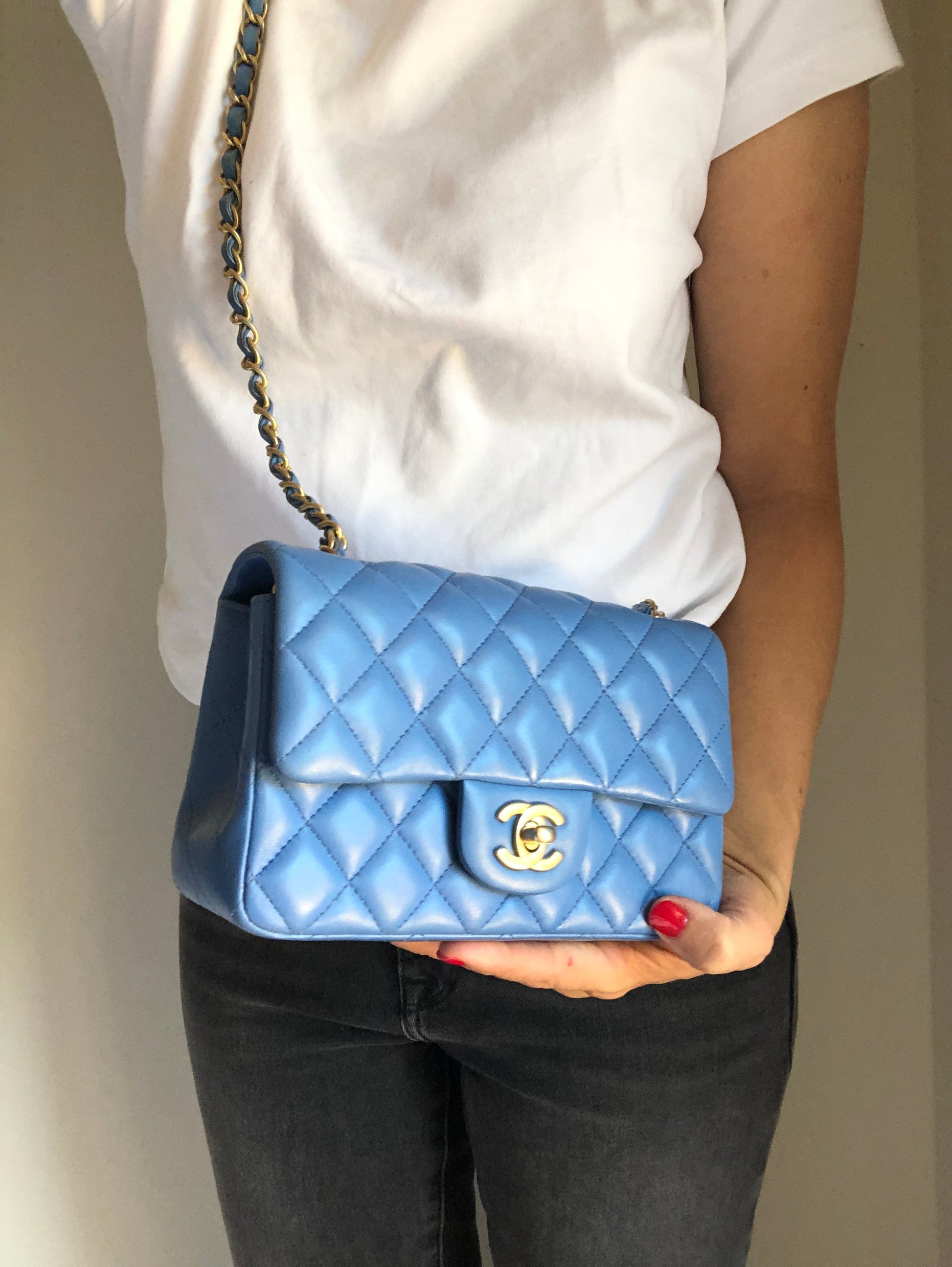 Chanel Timeless Mini Rectangulaire Agneau Bleu - Soline