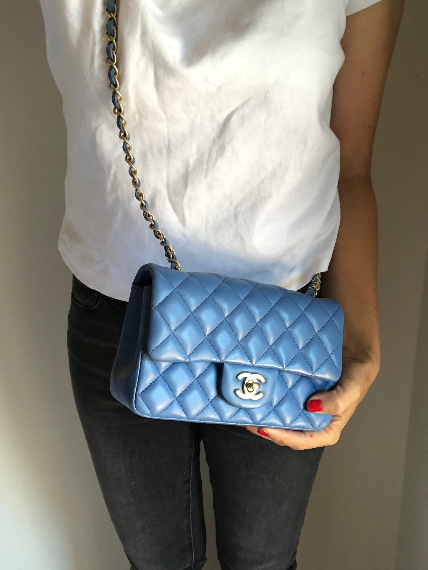 Chanel Timeless Mini Rectangulaire Agneau Bleu - Soline