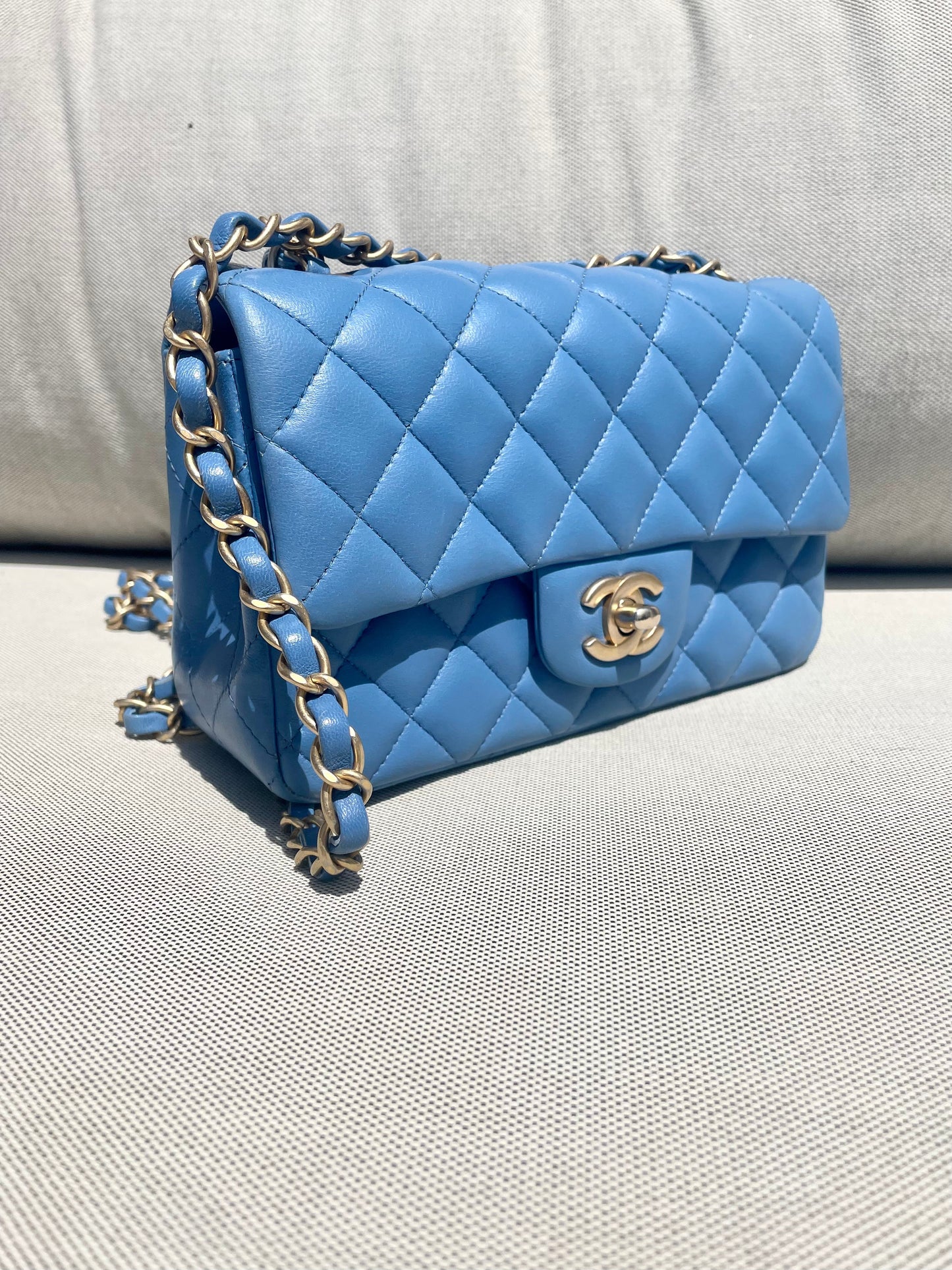 Chanel Timeless Mini Rectangulaire Agneau Bleu - Soline