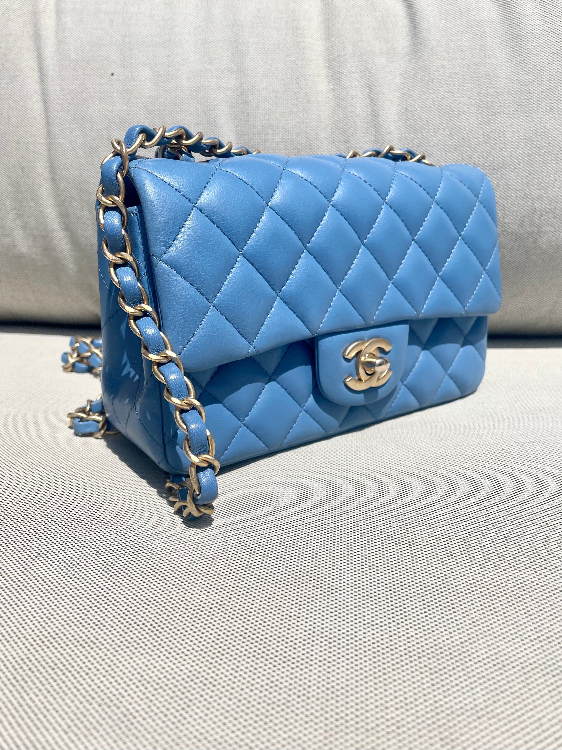 Chanel Timeless Mini Rectangulaire Agneau Bleu - Soline