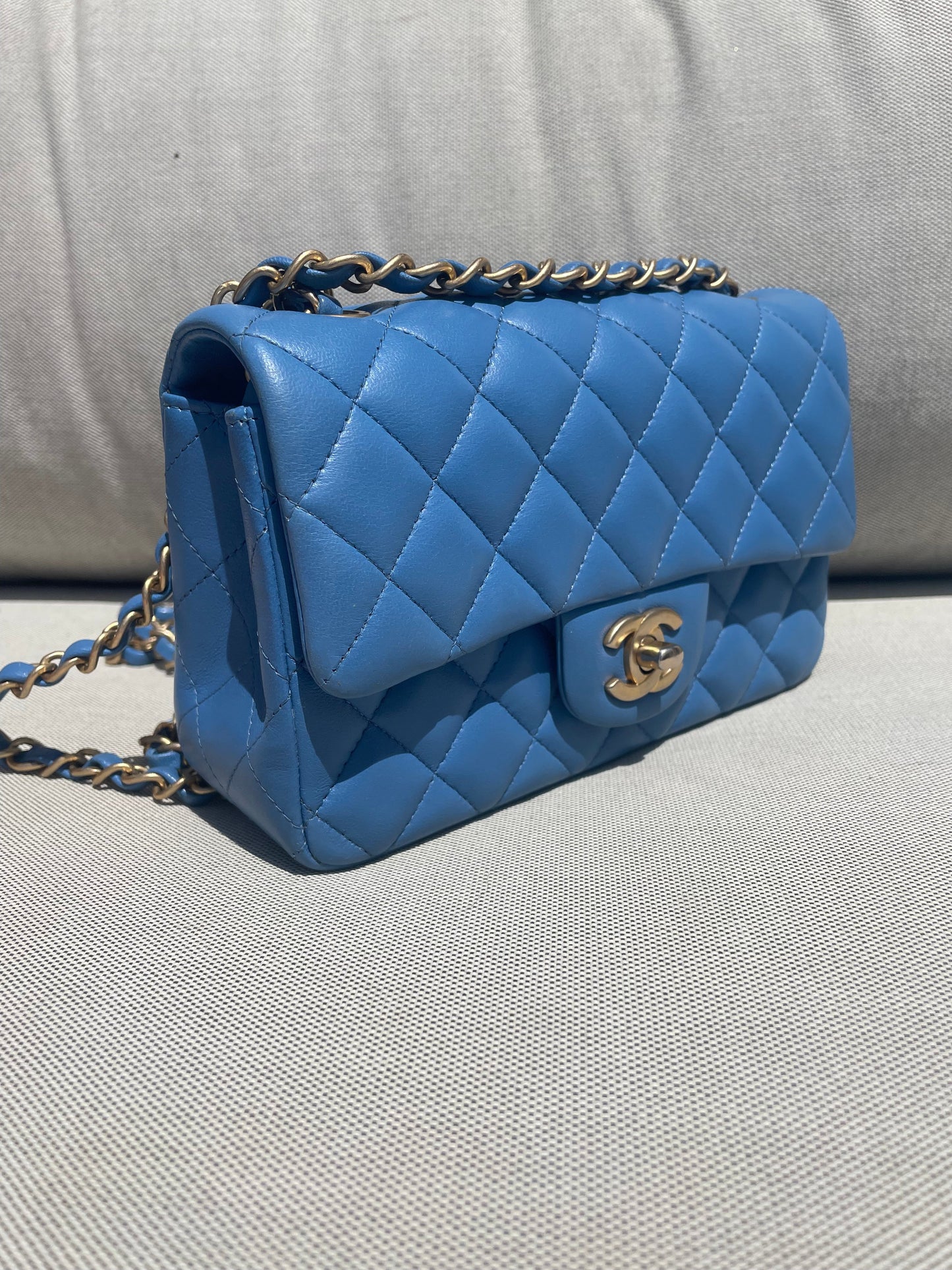 Chanel Timeless Mini Rectangulaire Agneau Bleu - Soline
