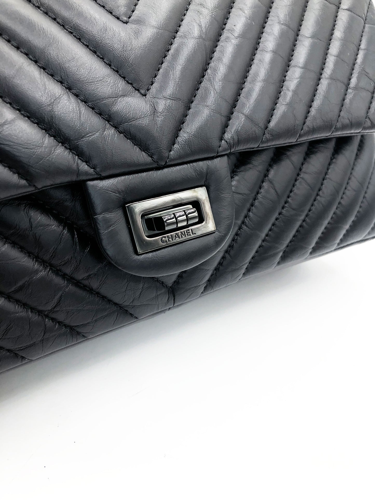 Grand Sac 2.55 Chanel So Black Chevron à double rabat - Soline