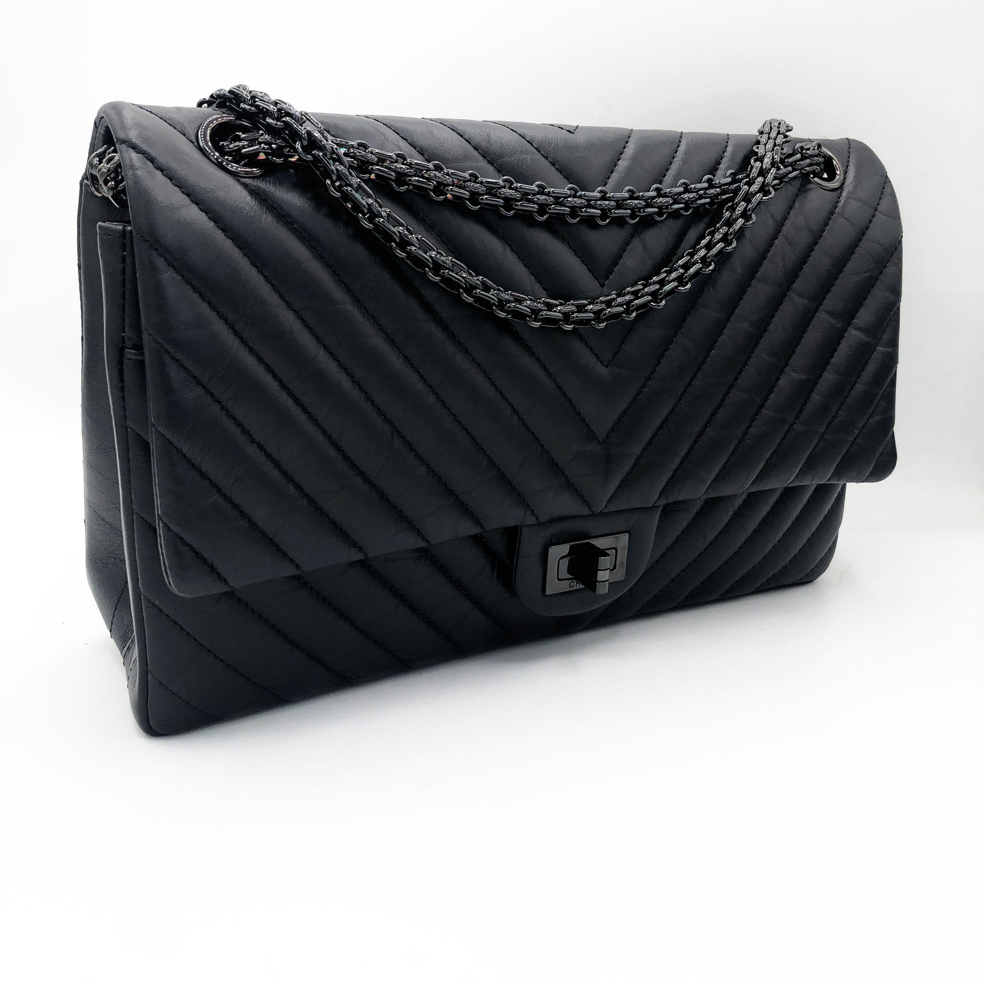 Grand Sac 2.55 Chanel So Black Chevron à double rabat - Soline