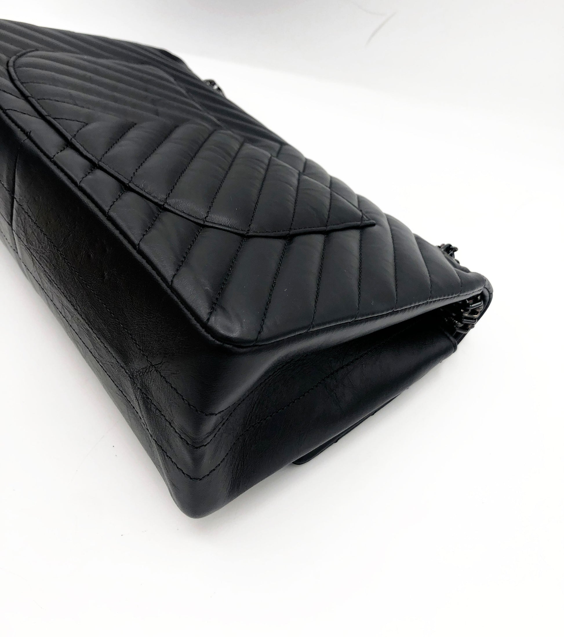 Grand Sac 2.55 Chanel So Black Chevron à double rabat - Soline